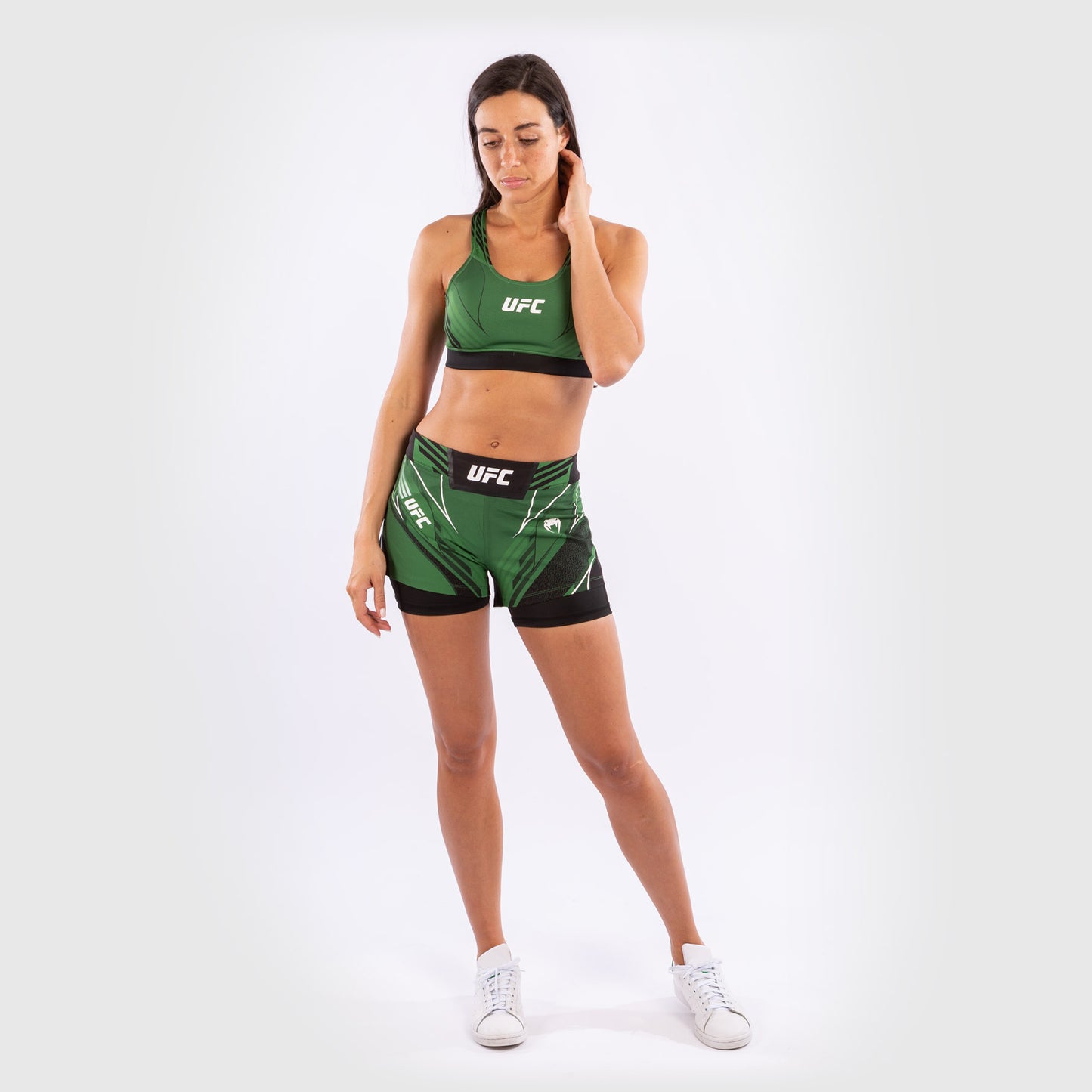 UFC Venum Authentic Fight Night Damen Shorts - Short Fit - Grün