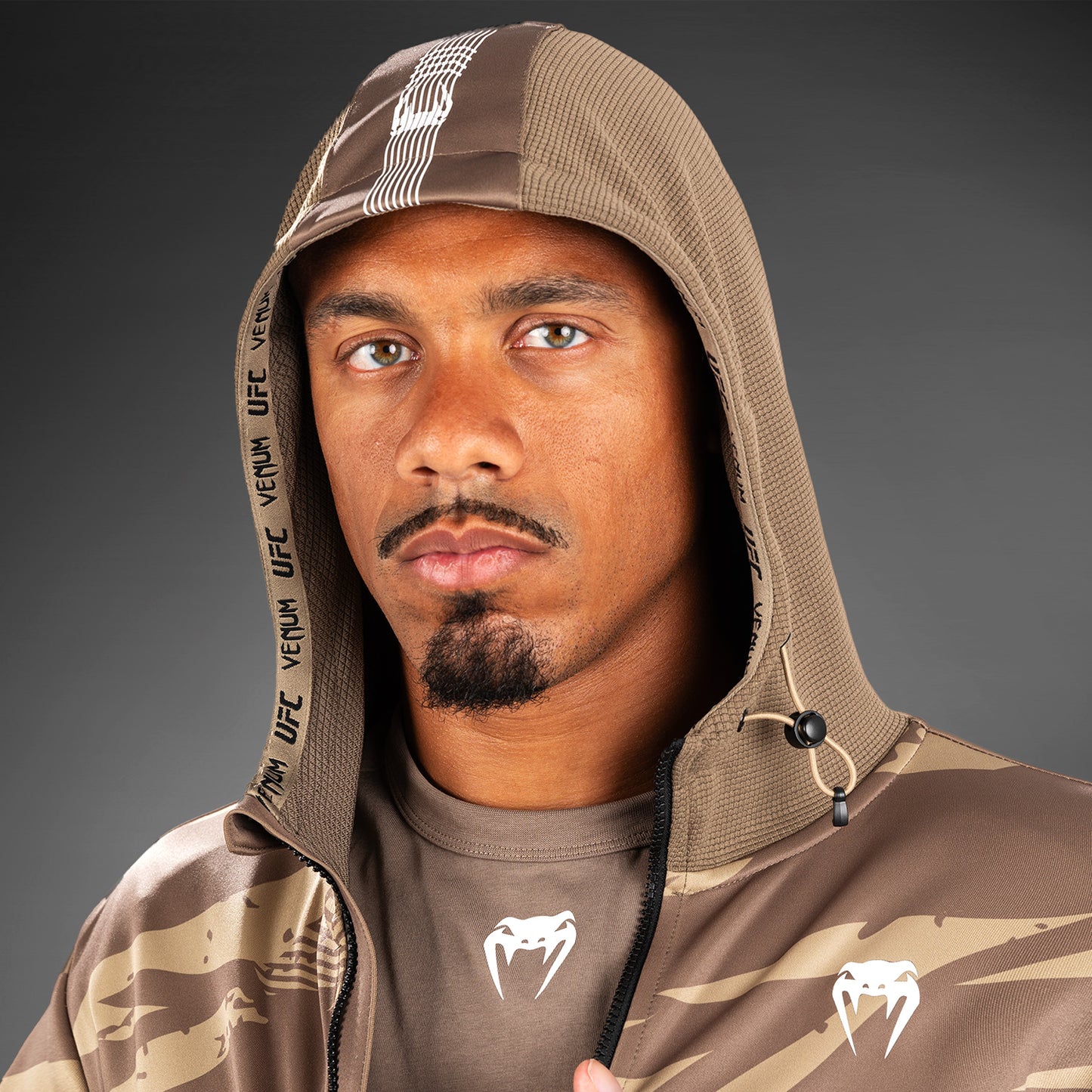 UFC Adrenaline by Venum Fight Week Herren Zip Hoodie - Desert Camo
