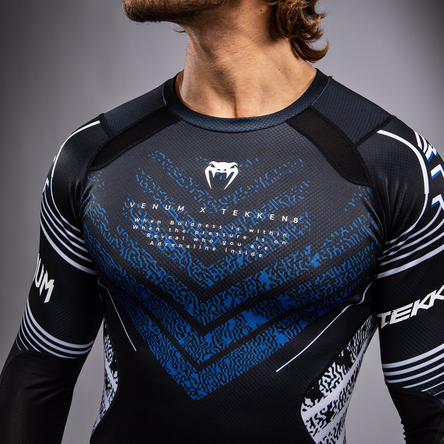 Venum x TEKKEN 8 - Jin Kazama Rashguard - Blau/Schwarz/Weiß