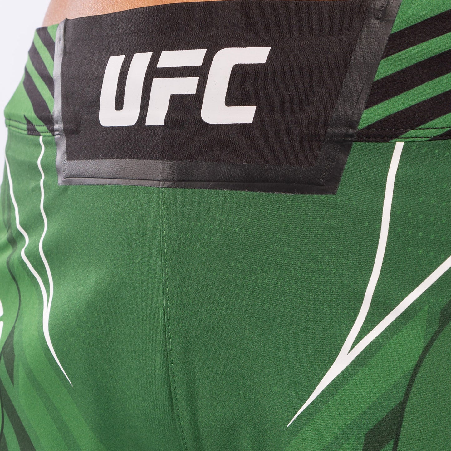 UFC Venum Authentic Fight Night Damen Shorts - Short Fit - Grün
