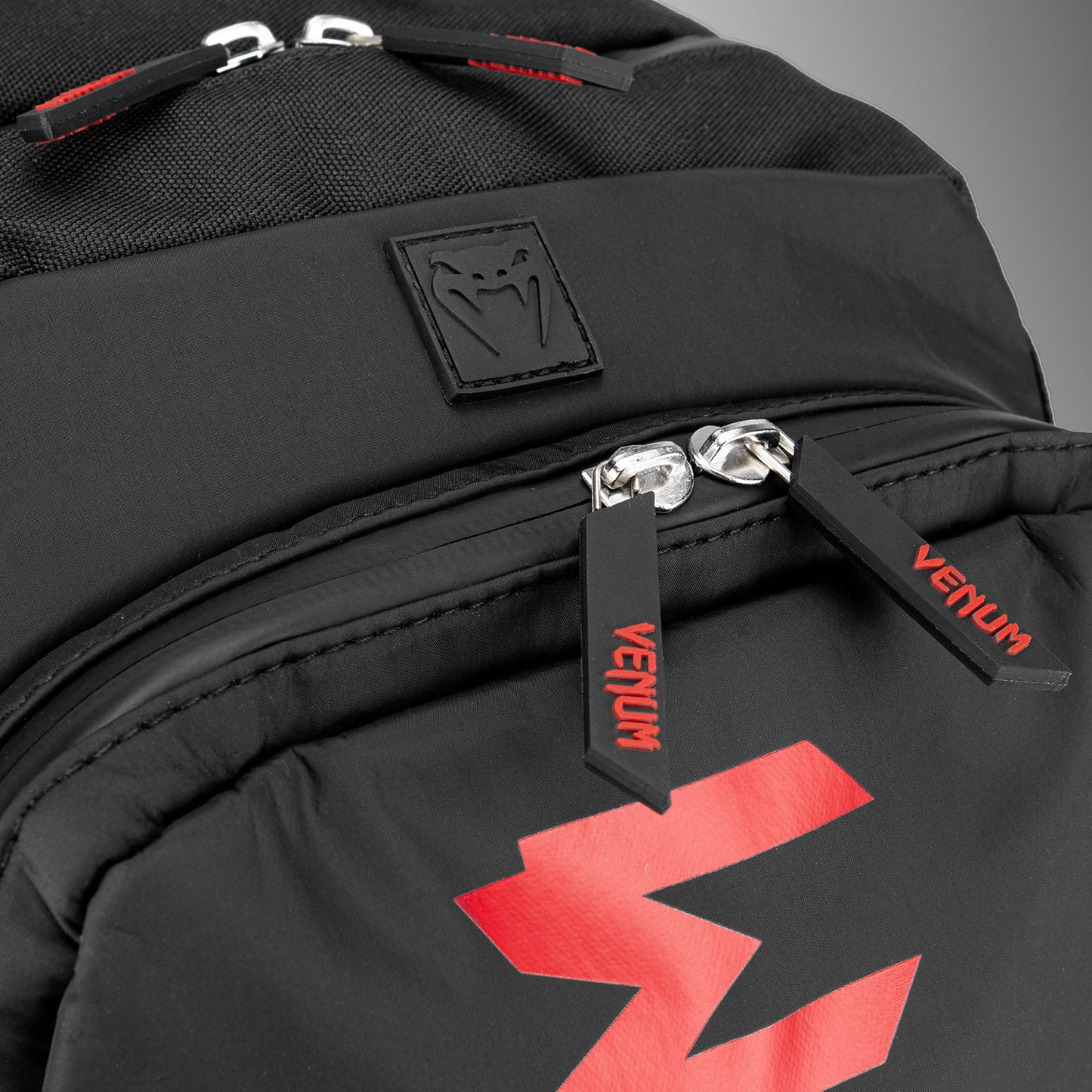 Venum Challenger Pro Evo Rucksack (20-25L) – Schwarz/Rot
