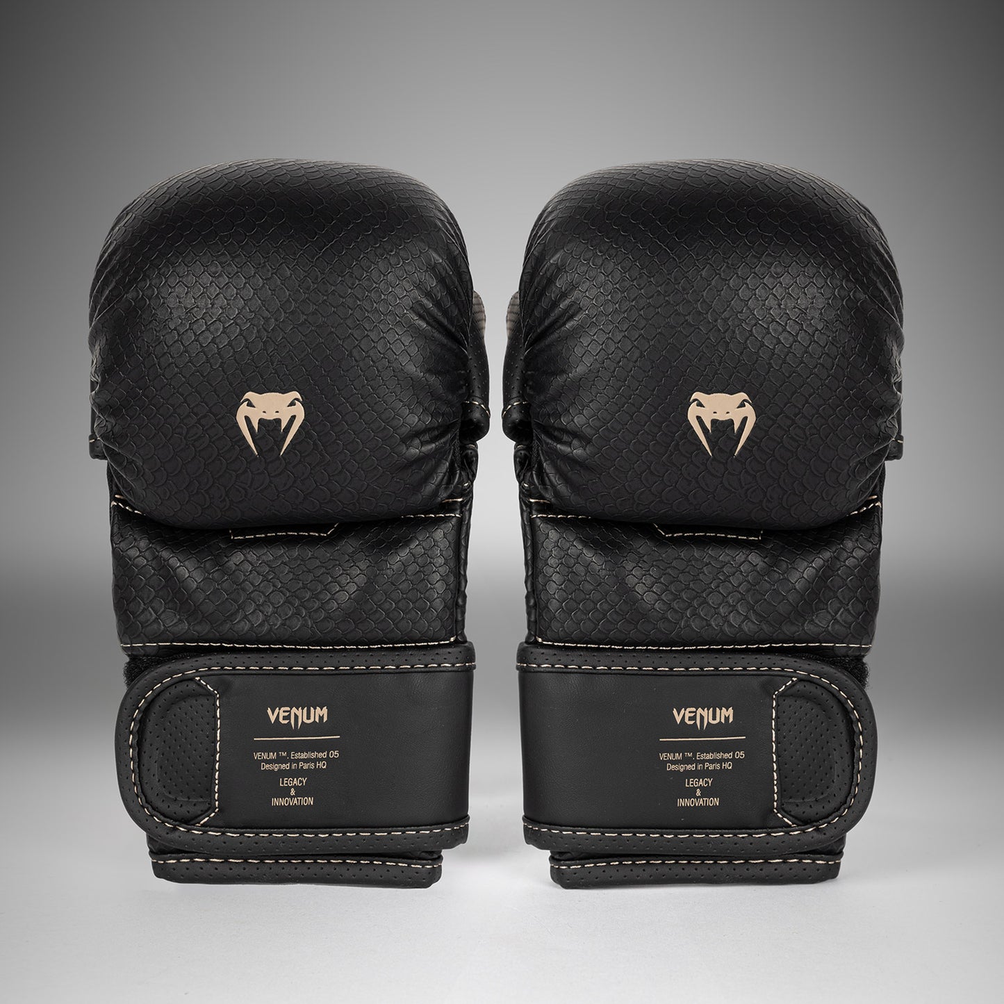 Venum Impact Evo Scales MMA Sparring Handschuhe – Schwarz