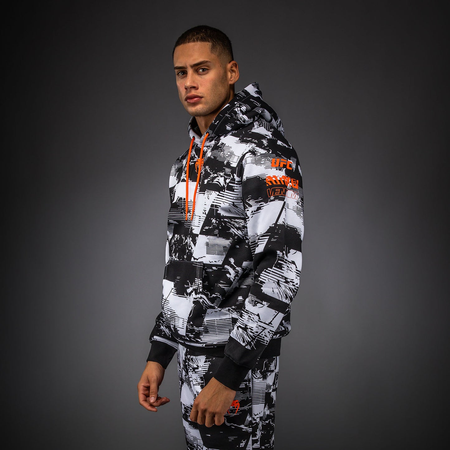 UFC Zenith by Venum Authentic Fight Week Pullover Hoodie Herren - Weiß