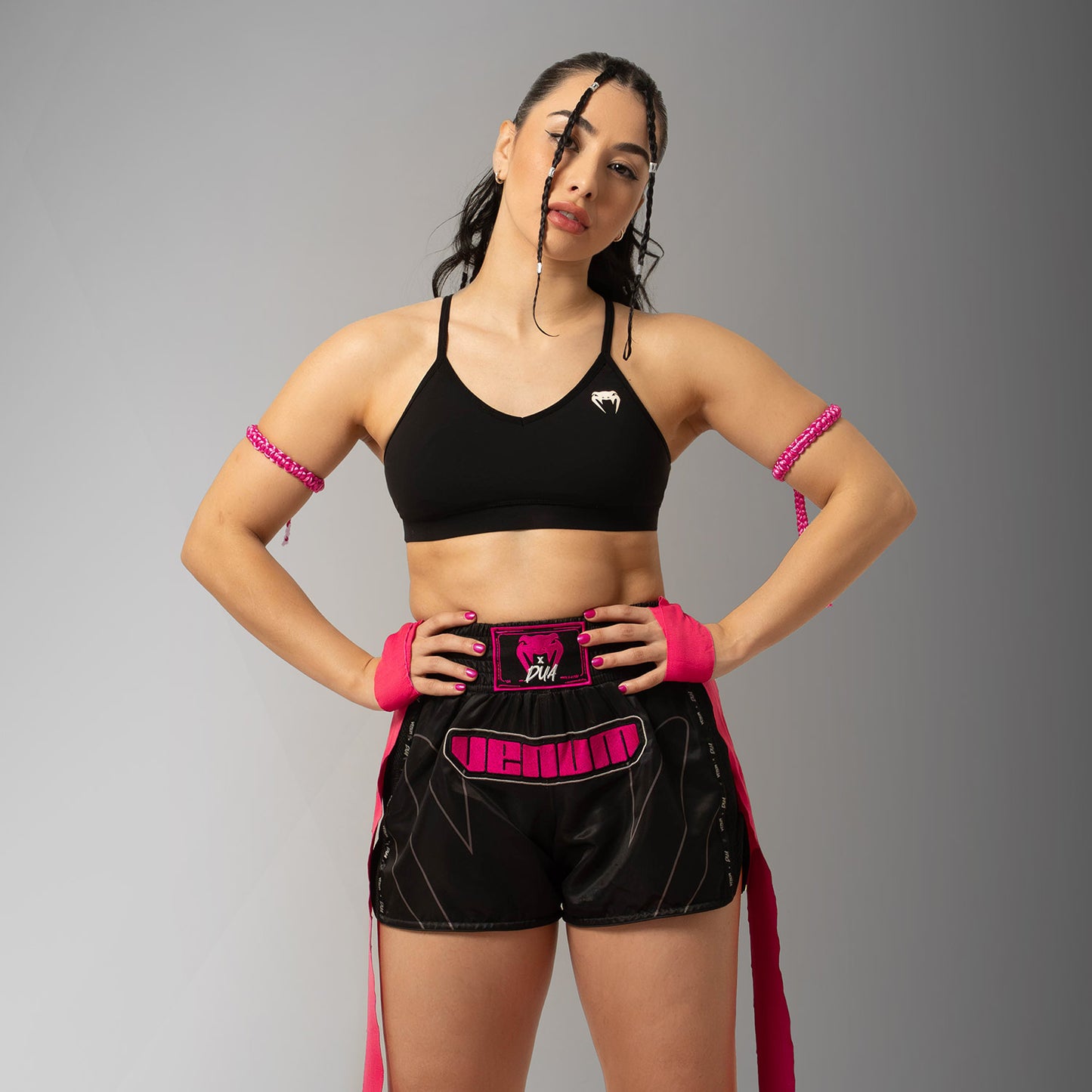 Venum x Dua Muay Thai Shorts - Schwarz/Fuchsia Rosa