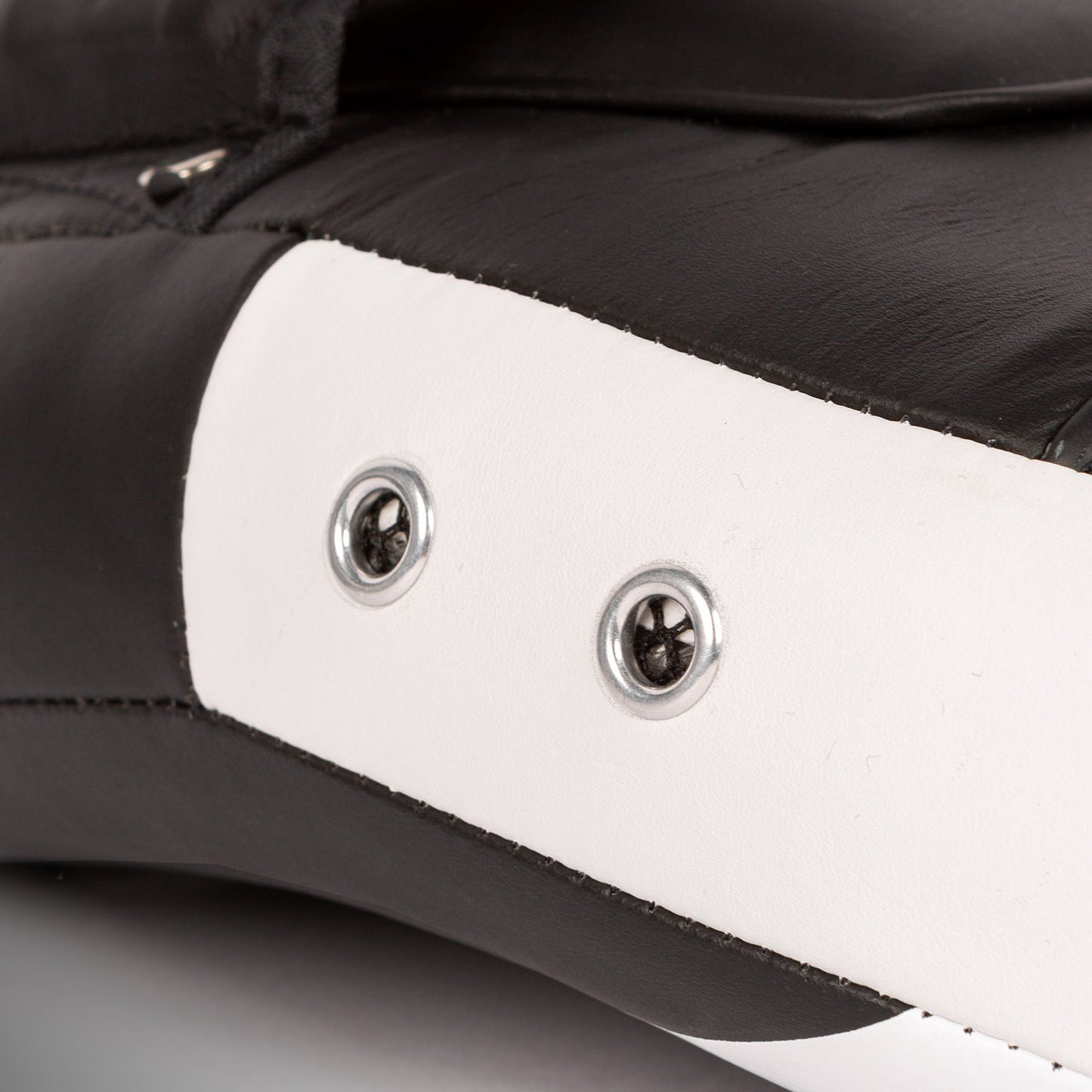 Venum Kick Boxing Gear 2.0 Micro Fibre Paos - Schwarz/Weiß