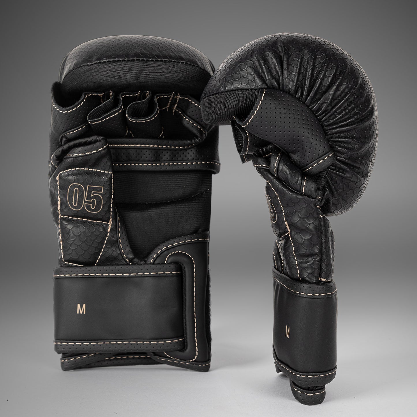 Venum Impact Evo Scales MMA Sparring Handschuhe – Schwarz