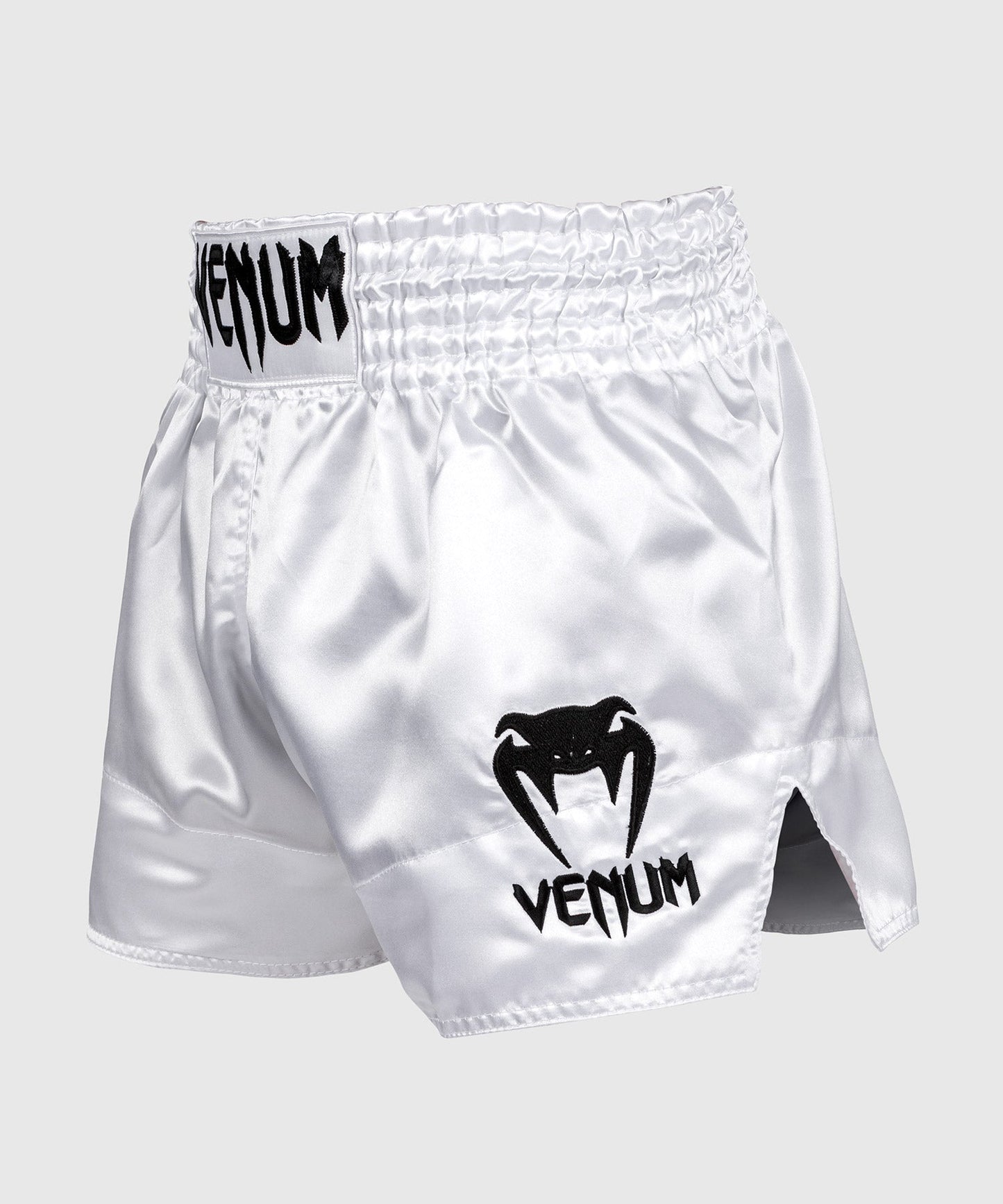 Venum Classic Muay Thai Shorts - Weiß/Schwarz