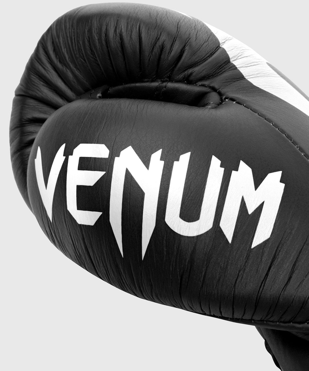 Venum Giant 2.0 professionelle Boxhandschuhe - MIT SCHNÜRUNG - Schwarz/Weiß