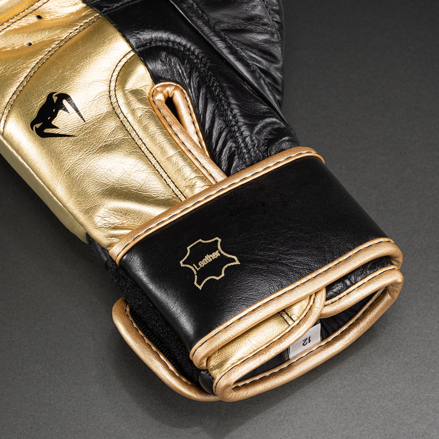 Venum Shield professionelle Boxhandschuhe - Klettverschluss