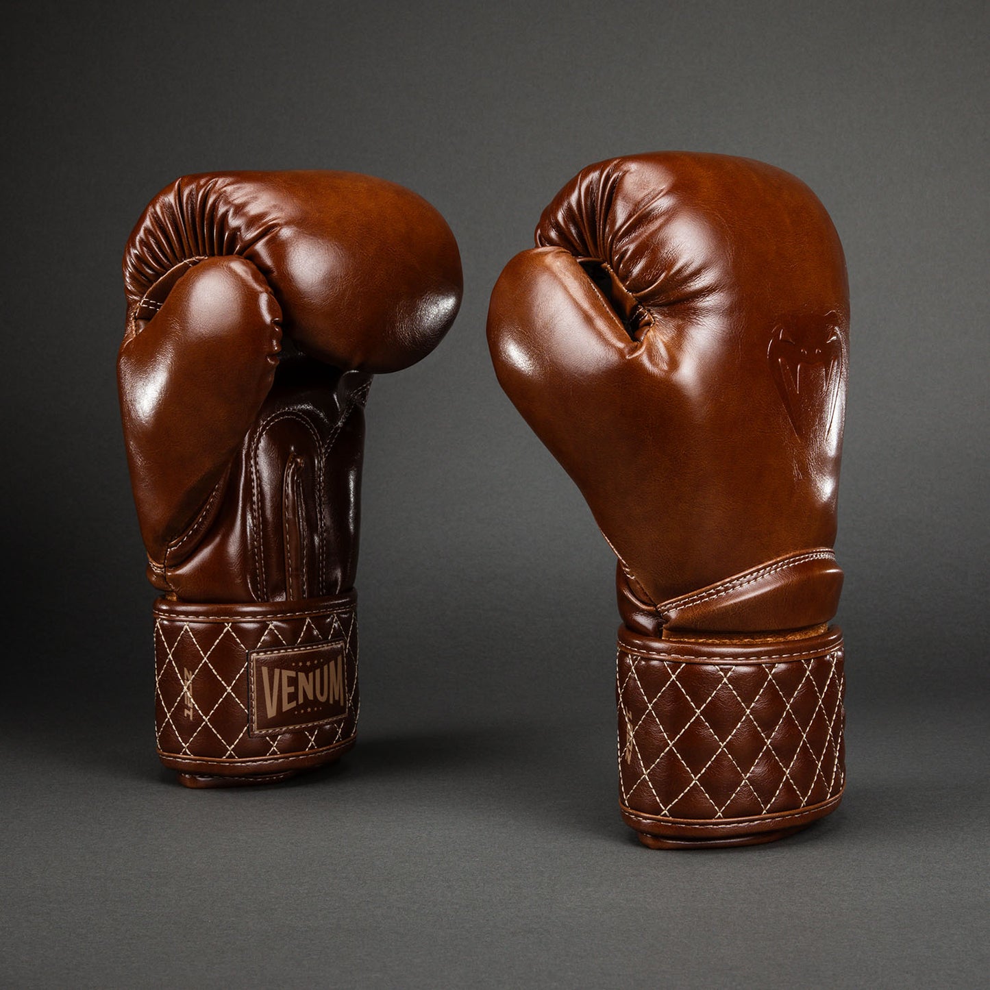 Venum Impact Classic Boxhandschuhe - Glänzendes Havana