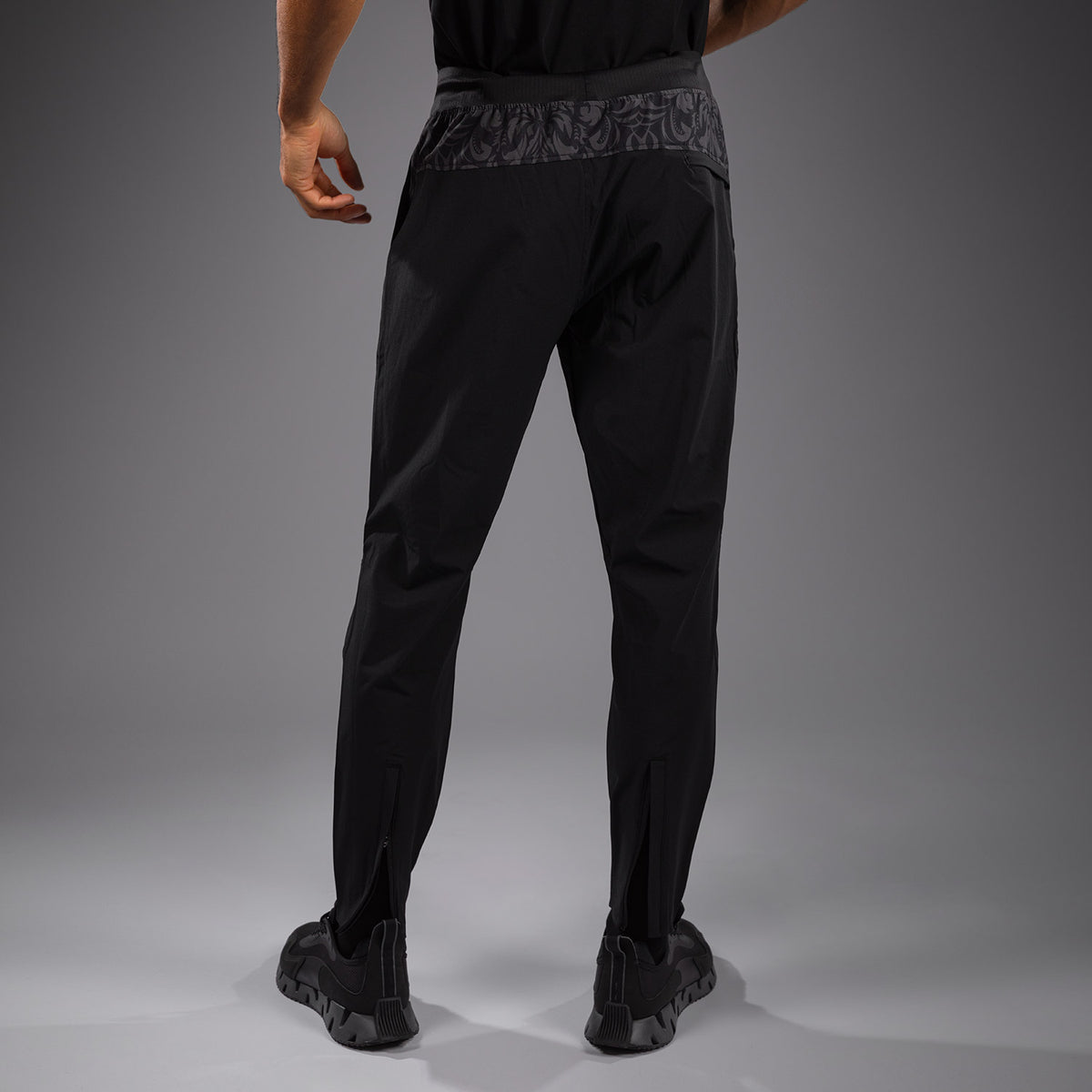 Venum x Topuria Unmatched Edition Jogginghose - Schwarz/Gold