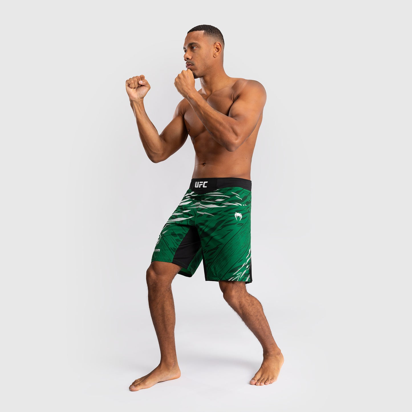 UFC Fusion by Venum Personalized Authentic Fight Night Herren Fight Short - Long Fit - Grün