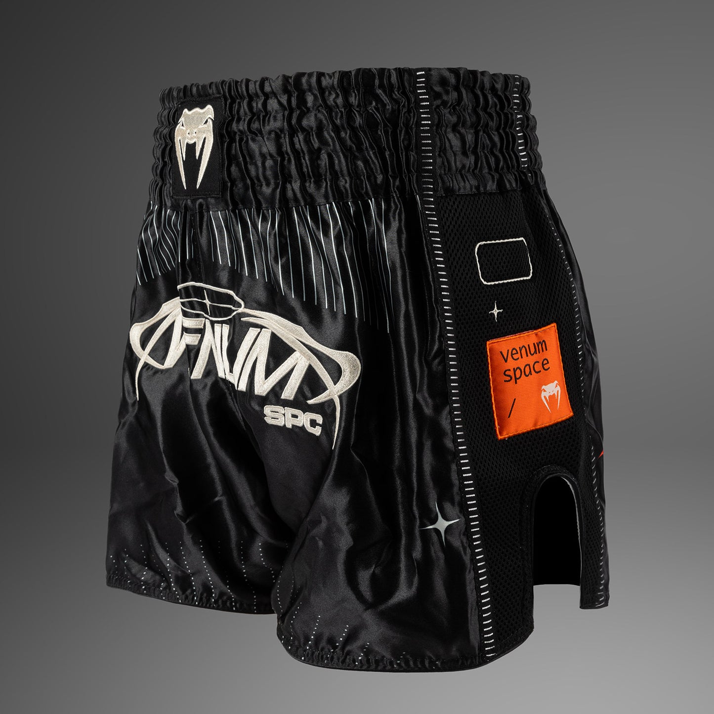 Venum Eclipse Muay Thai Shorts – Schwarz/Ivory