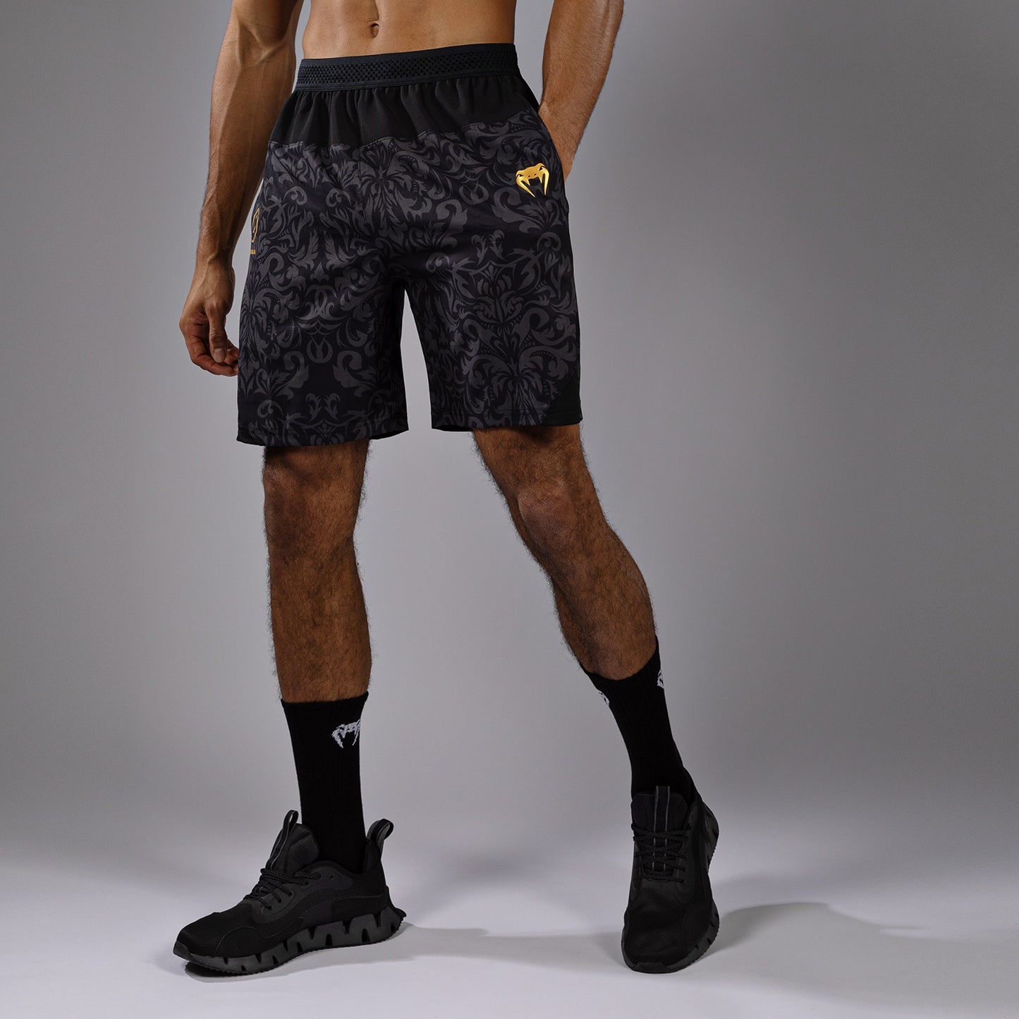 Venum x Topuria Unmatched Edition Trainingsshorts - Schwarz/Gold