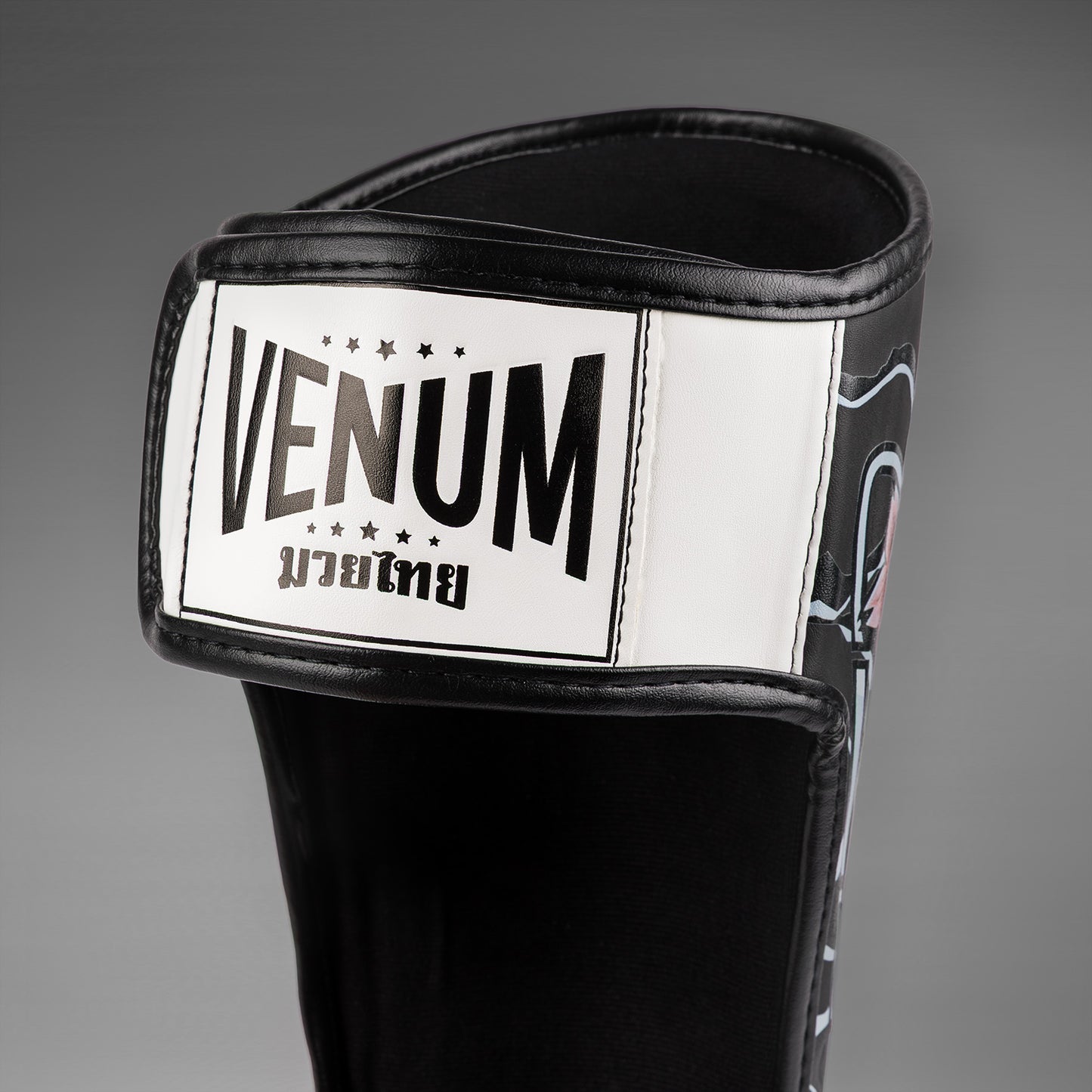 Venum x Tawanchay Schienbeinschoner – Schwarz/Weiß