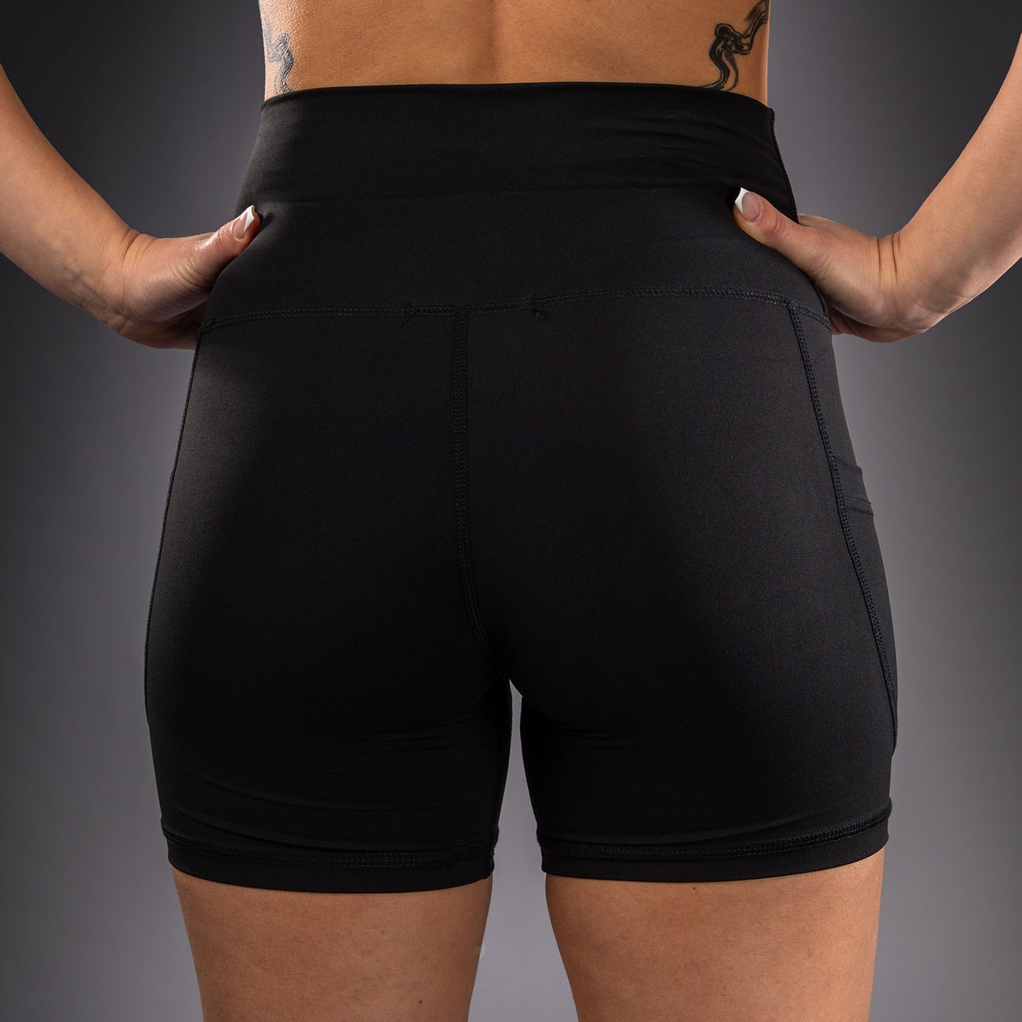 Venum Essential Kompressionsshorts - Schwarz