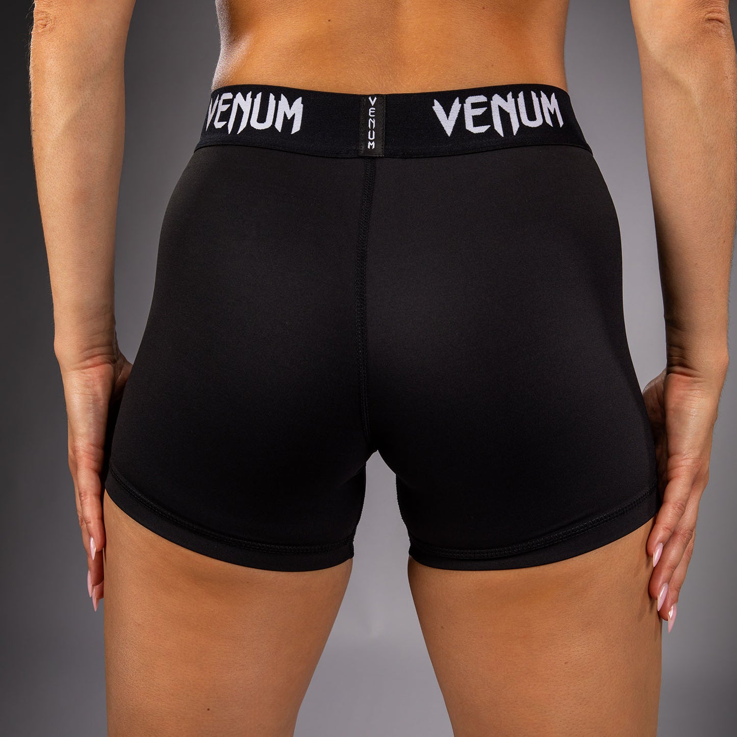 Venum UFC Unity by Venum Authentic Fight Week Damen Funktions-Kompressionsshorts - Schwarz