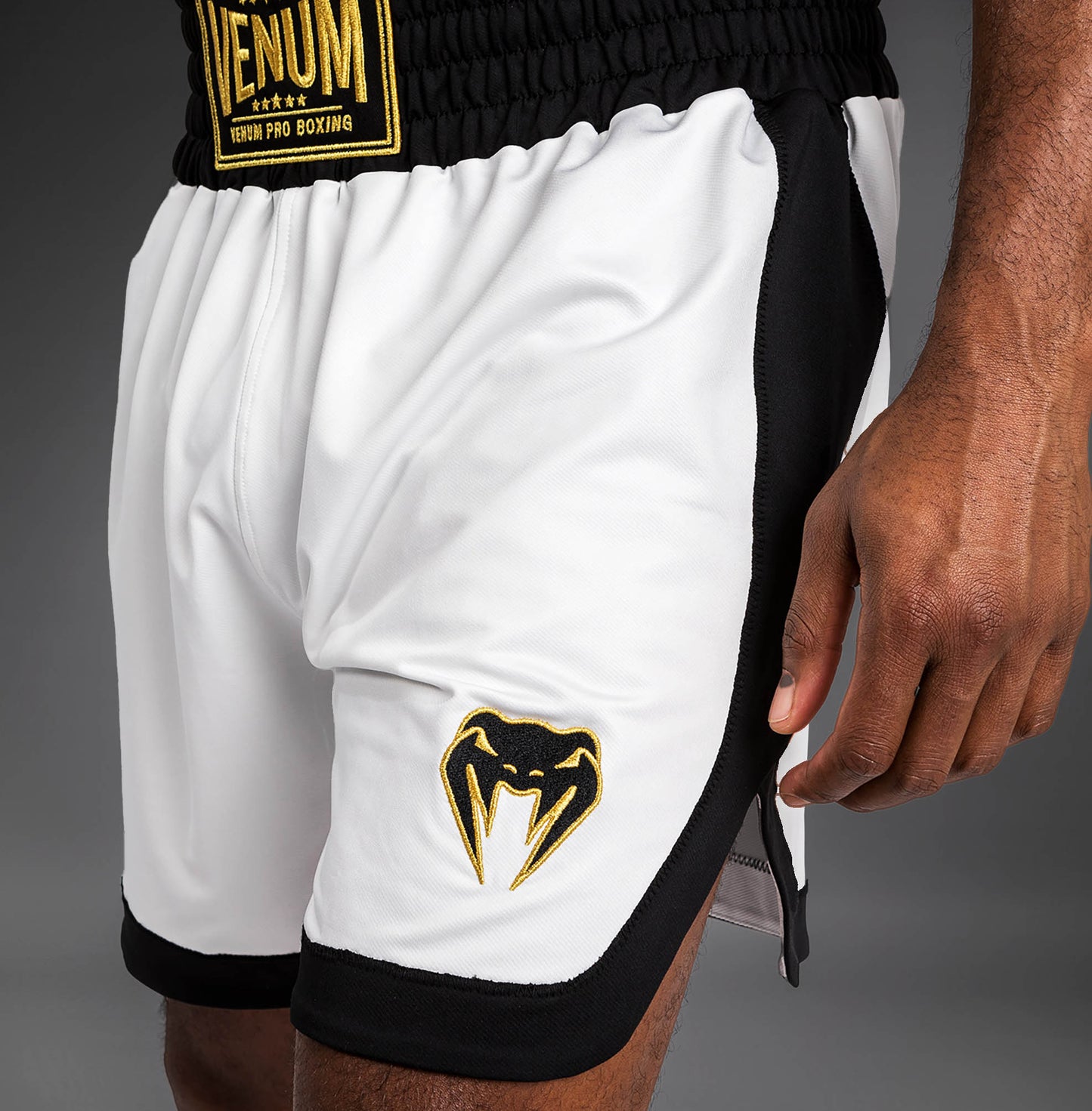 Venum Classic Boxing Shorts - Weiß/Schwarz