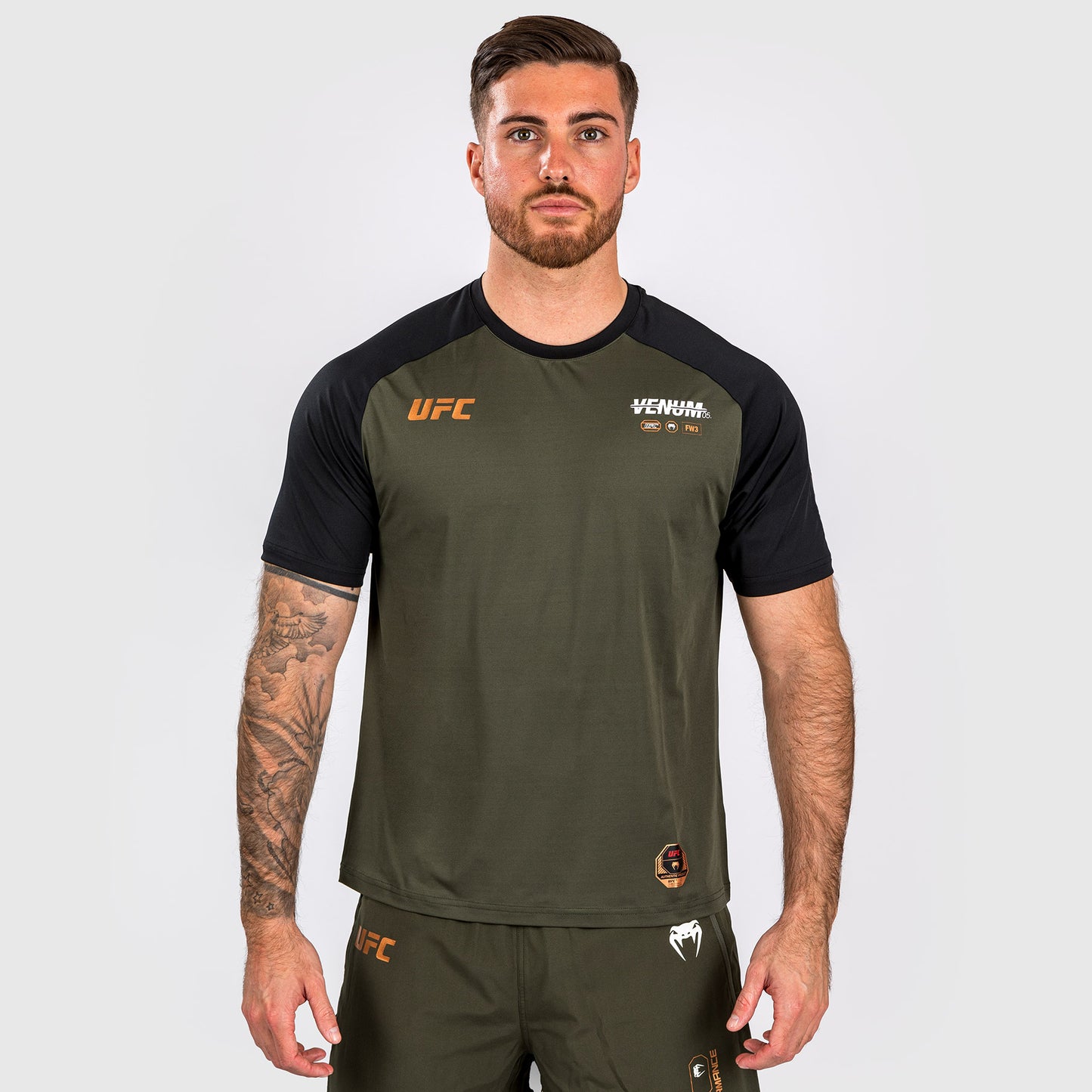 UFC Adrenaline by Venum Fight Week Dry-tech-T-Shirt für Männer - Khaki/Bronze