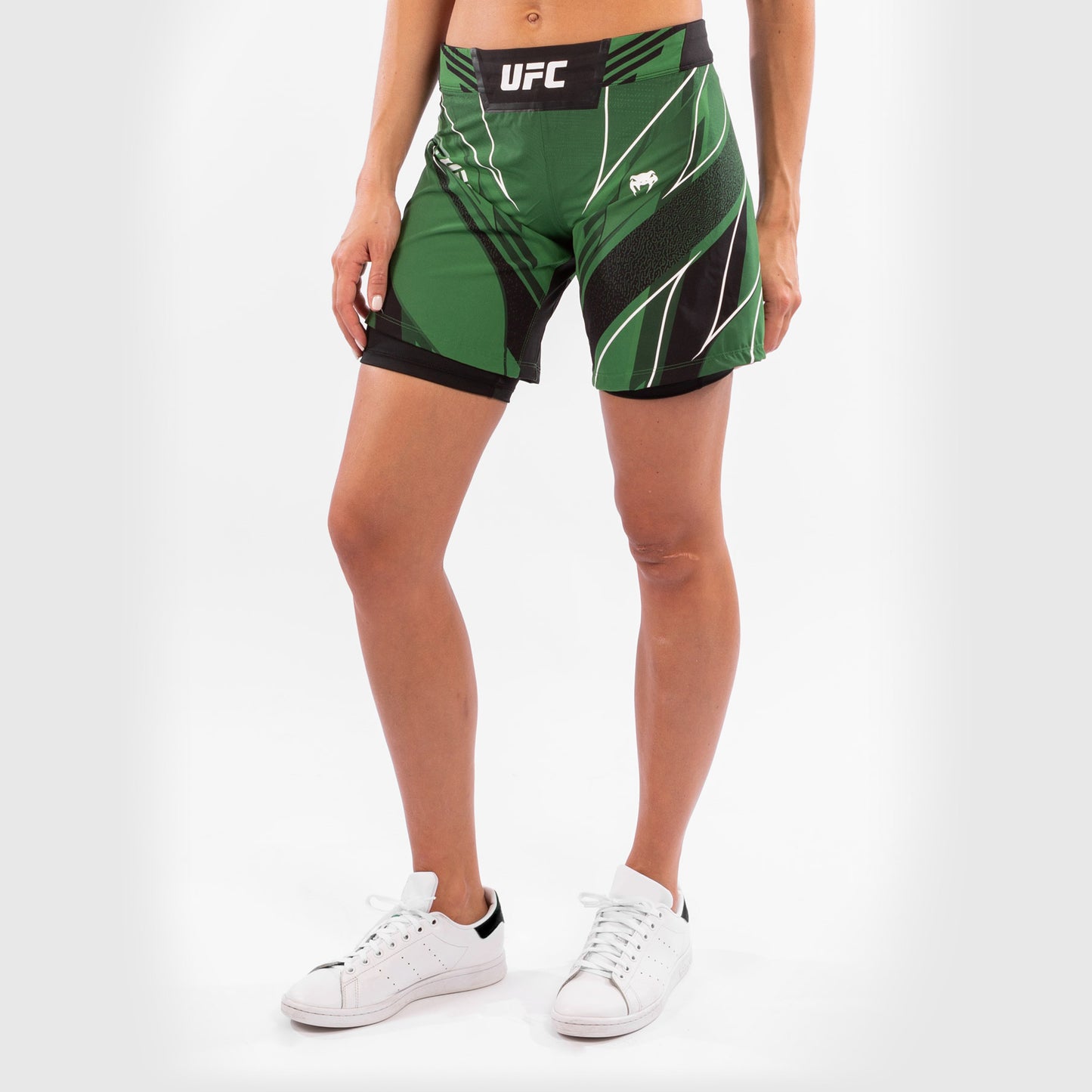 UFC Venum Authentic Fight Night Damen Shorts - Long Fit - Grün