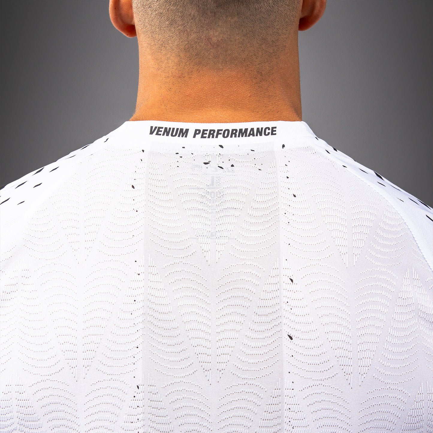 UFC Zenith by Venum Authentic Fight Night Offizielles Walkout-Trikot Herren Personalisiert - Weiß