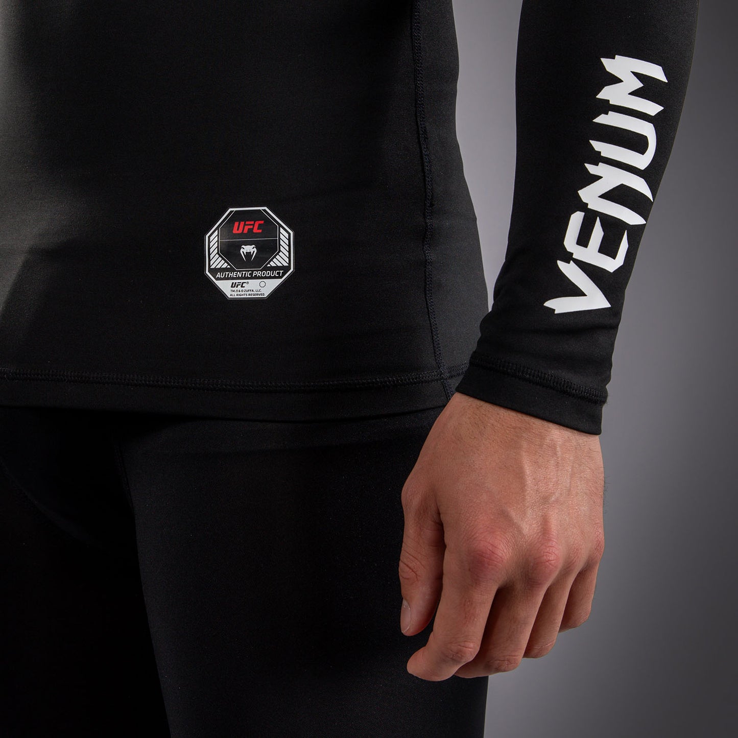 Venum UFC Unity by Venum Authentic Fight Week Herren Funktions-Rashguard Langarm - Schwarz