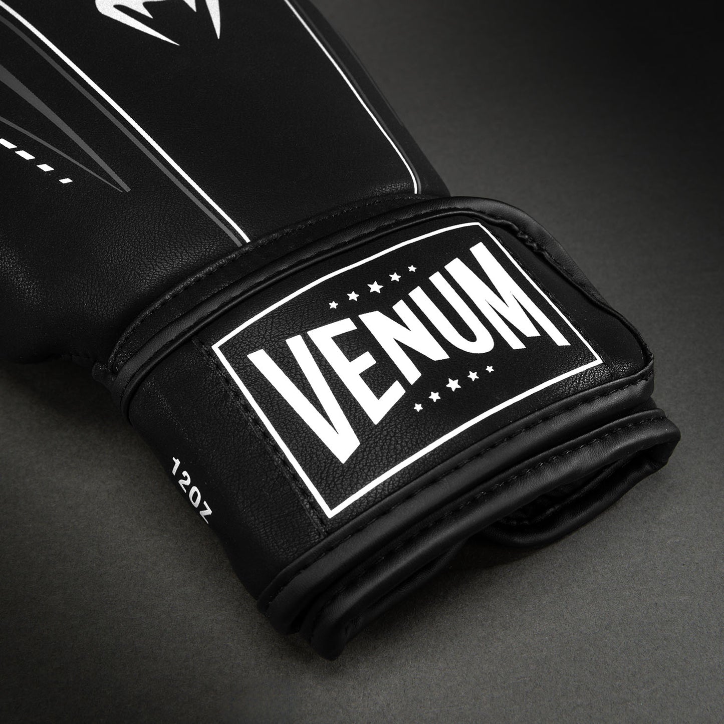 Venum Streamline Boxhandschuhe – Schwarz/Weiß