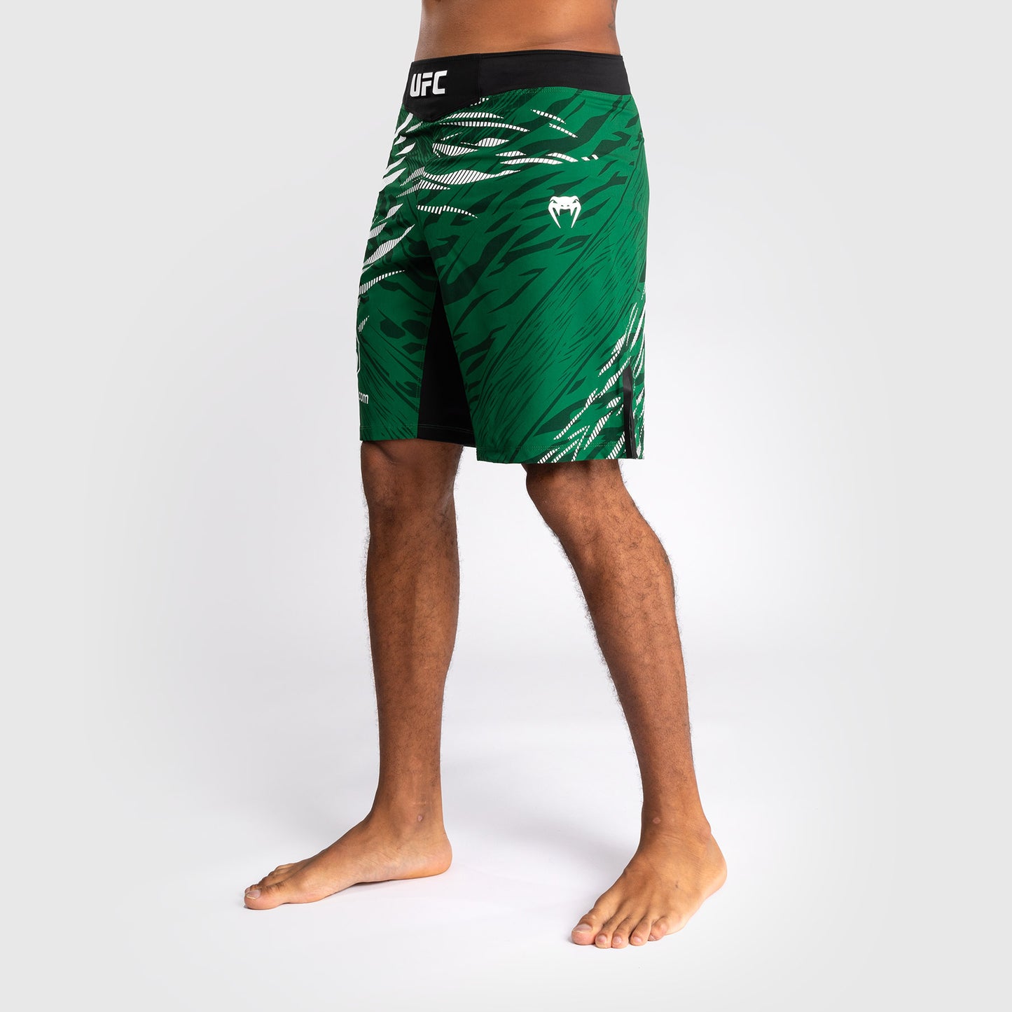UFC Fusion by Venum Personalized Authentic Fight Night Herren Fight Short - Long Fit - Grün