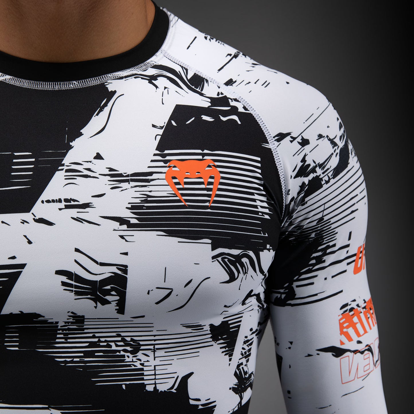 UFC Zenith by Venum Authentic Fight Week Performance Langarm Rashguard Herren - Weiß