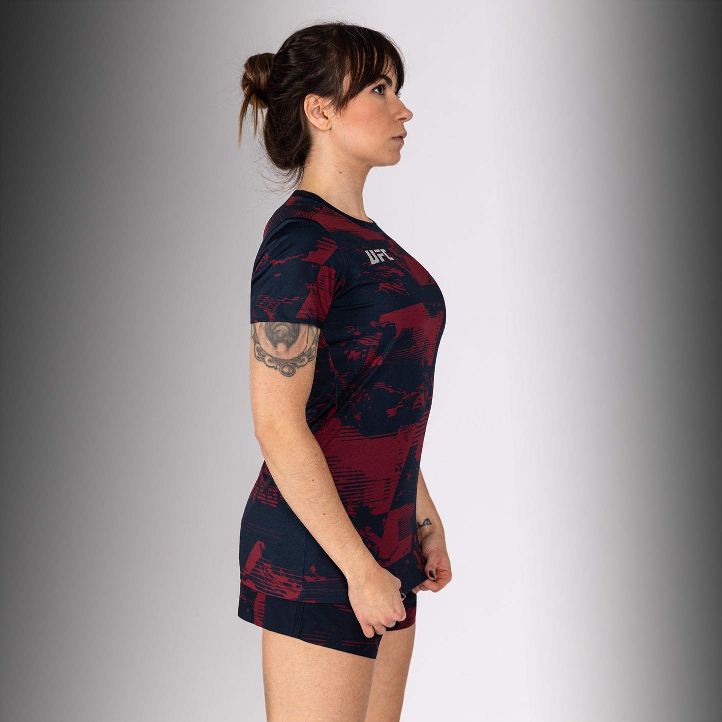 UFC Zenith by Venum Authentic Fight Week Performance Kurzarm T-Shirt Damen - Marineblau/Burgunderrot/Silber