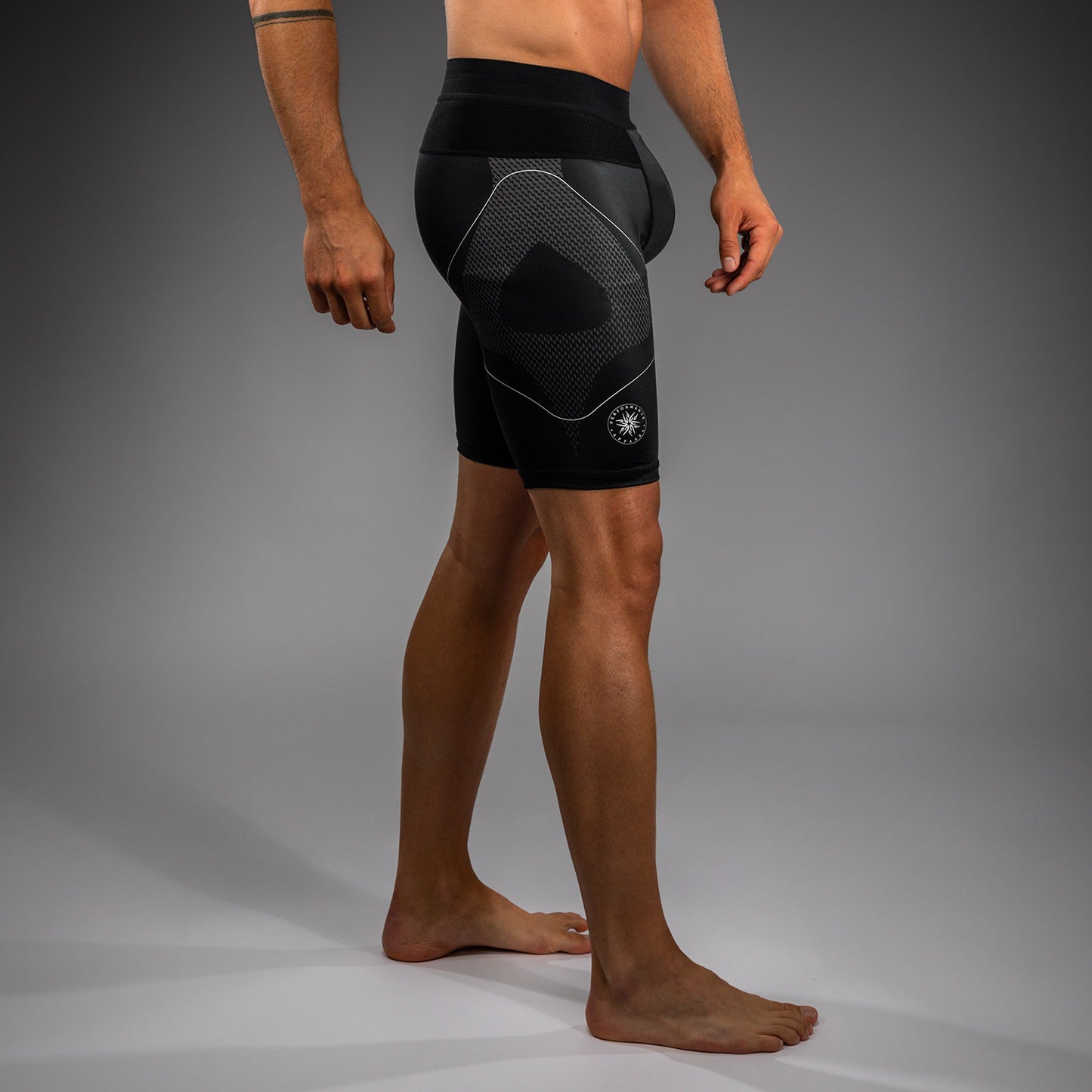 Venum Nexus Vale Tudo Shorts – Schwarz/Silber