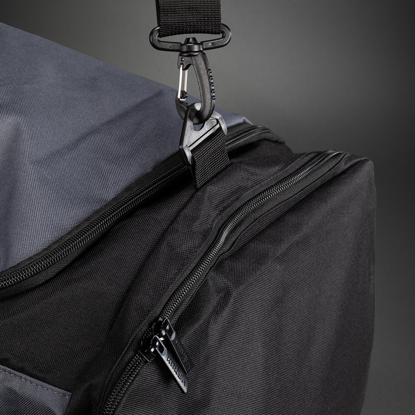 Venum Essential Sporttasche (37 L) - Grau/Schwarz