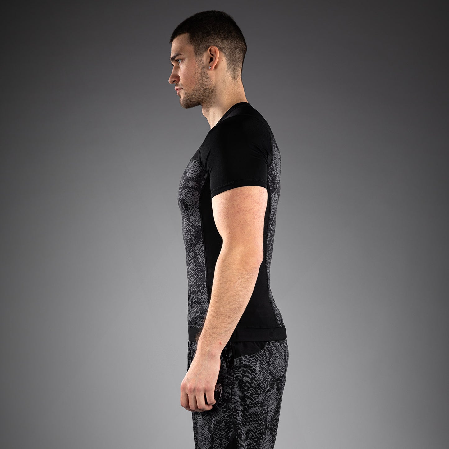Venum G-Fit Scales Kurzarm Rashguard – Schwarz/Anthrazitgrau