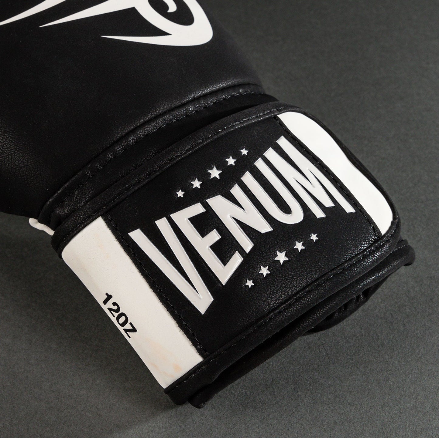 Venum Mike Tyson Replica Boxhandschuhe - Tiefschwarz/Optisch Weiß