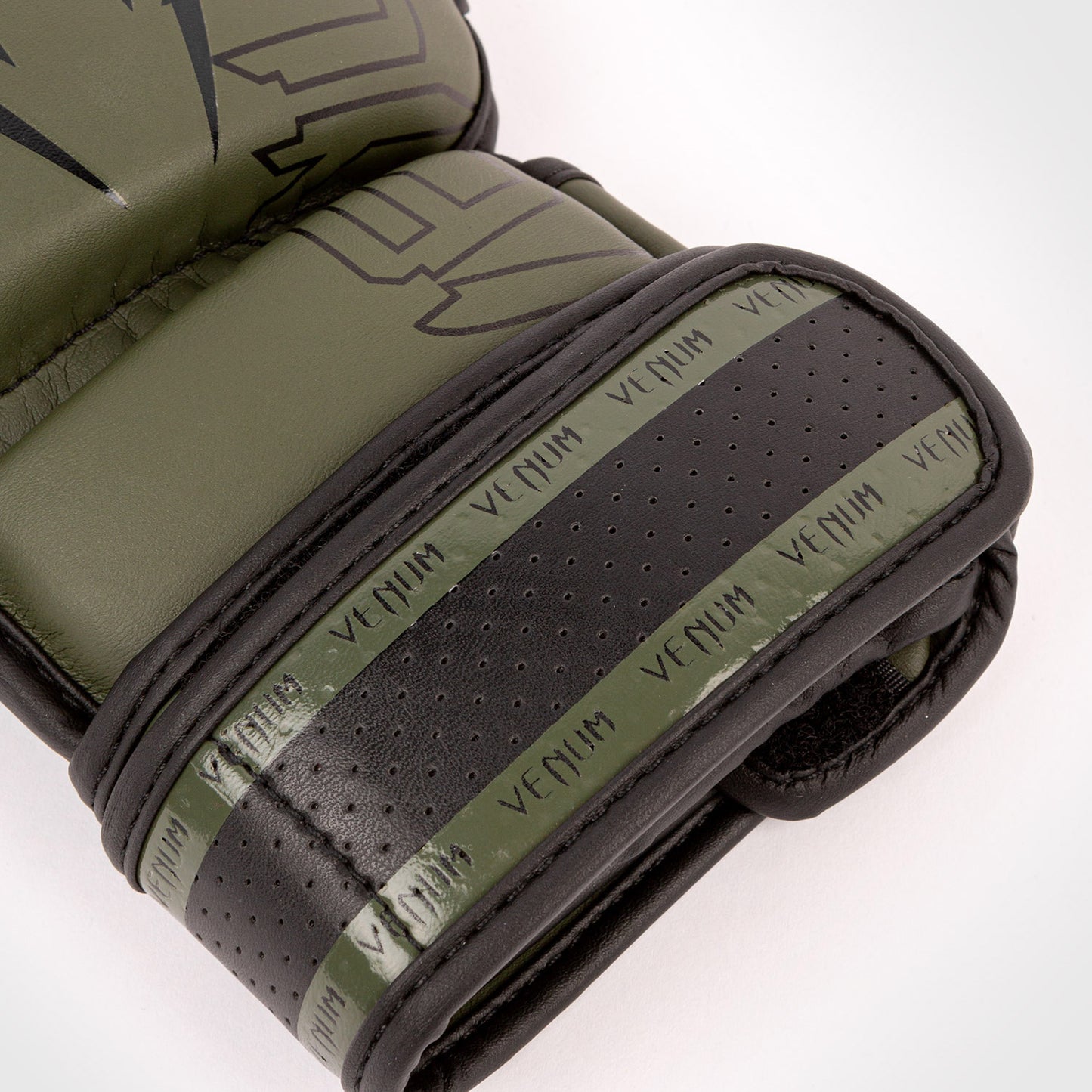 Venum x Ares MMA-Handschuhe - Schwarz