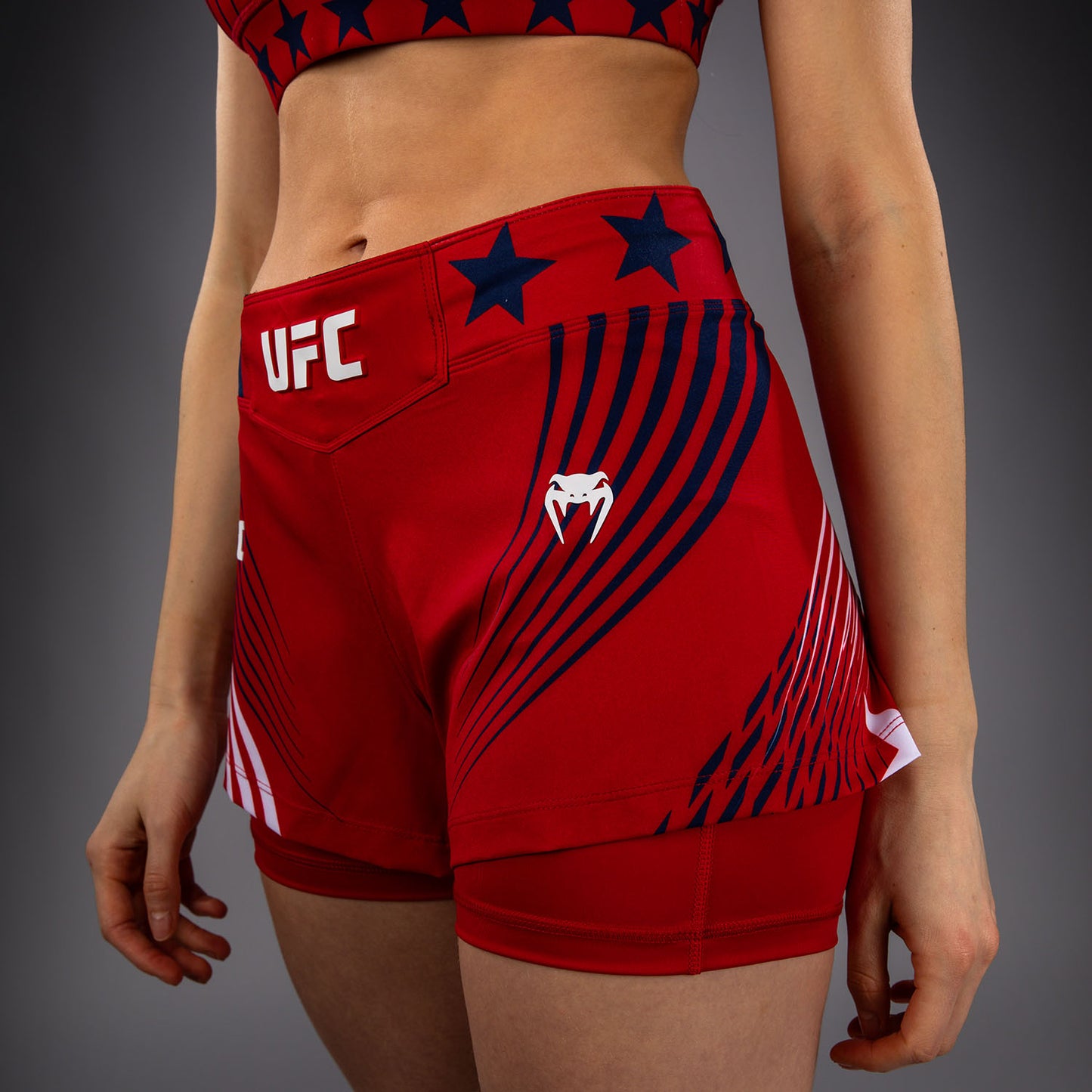 Official UFC Freedom 250 by Venum Authentic Fight Night Fight Shorts für Damen - Rot