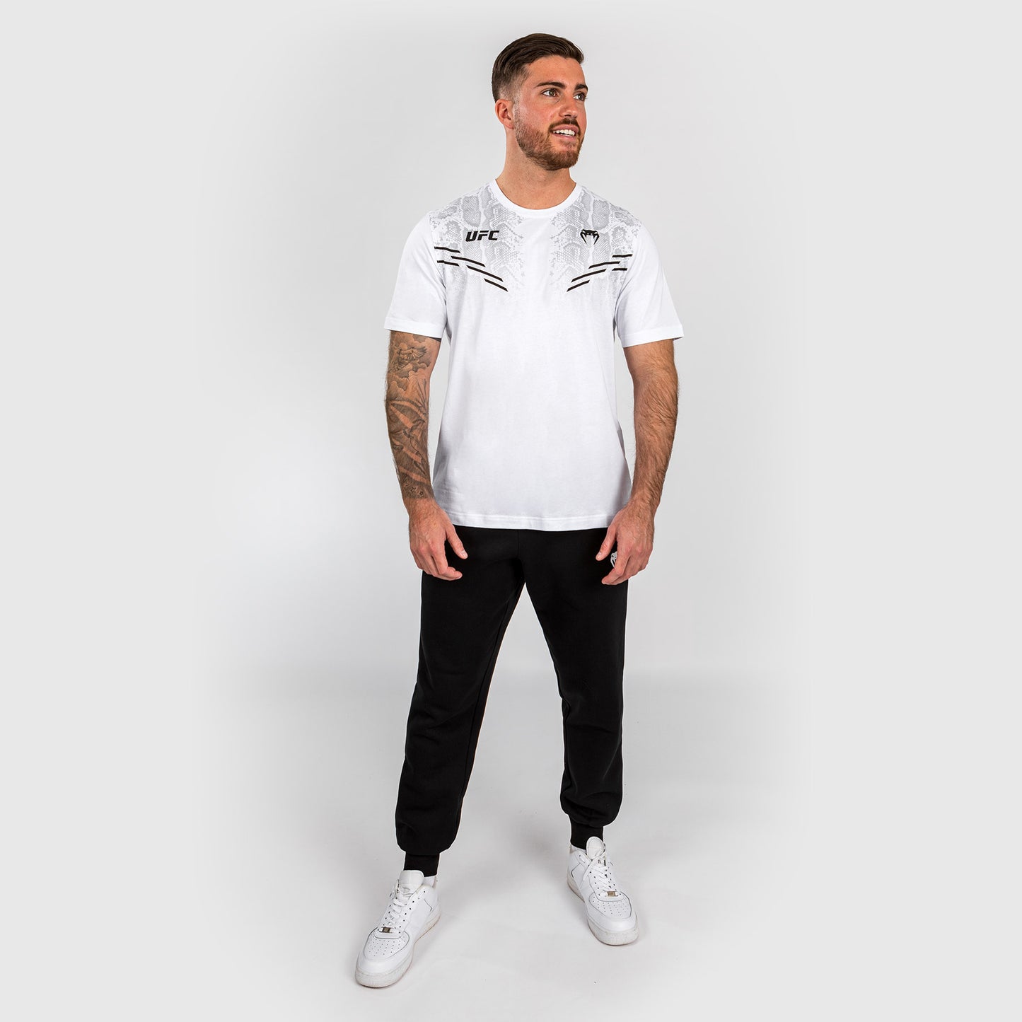 UFC Adrenaline by Venum Replica Kurzarm-T-Shirt für Männer - Weiß