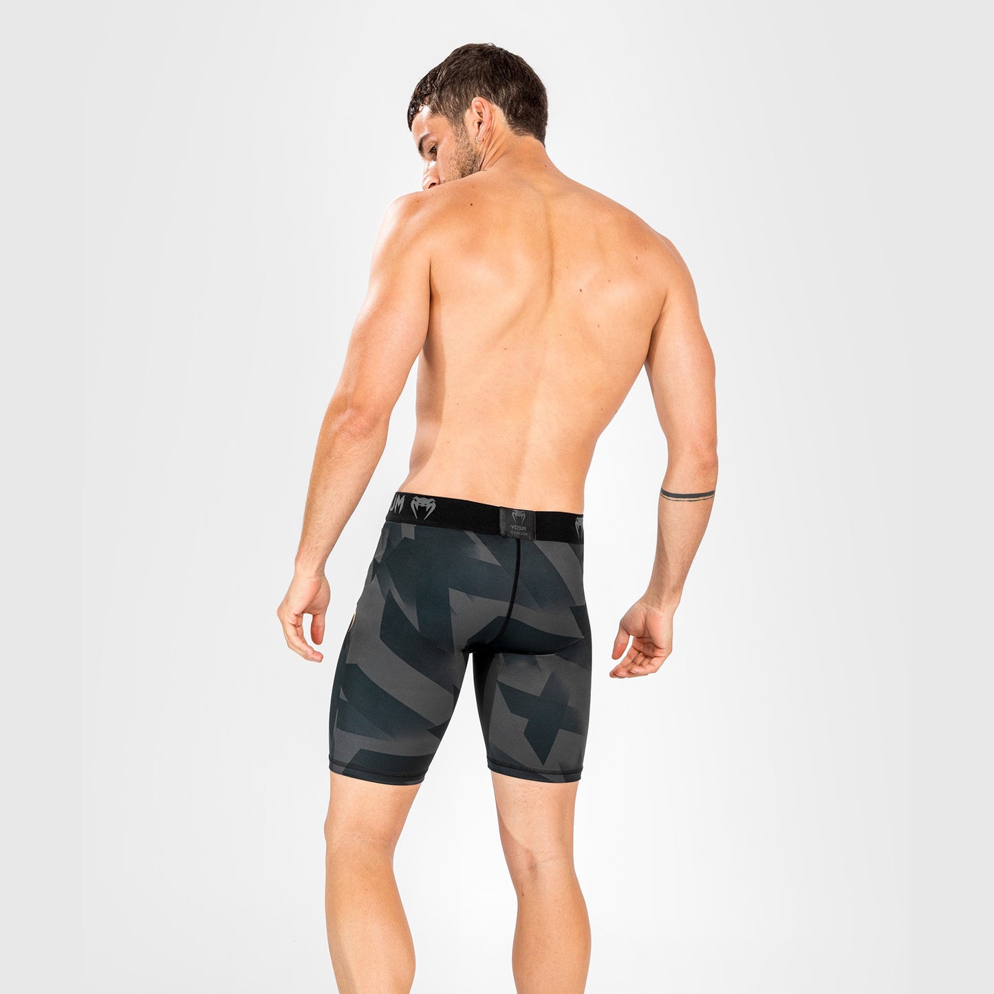 Vale Tudo Venum Razor Shorts - Schwarz/Gold