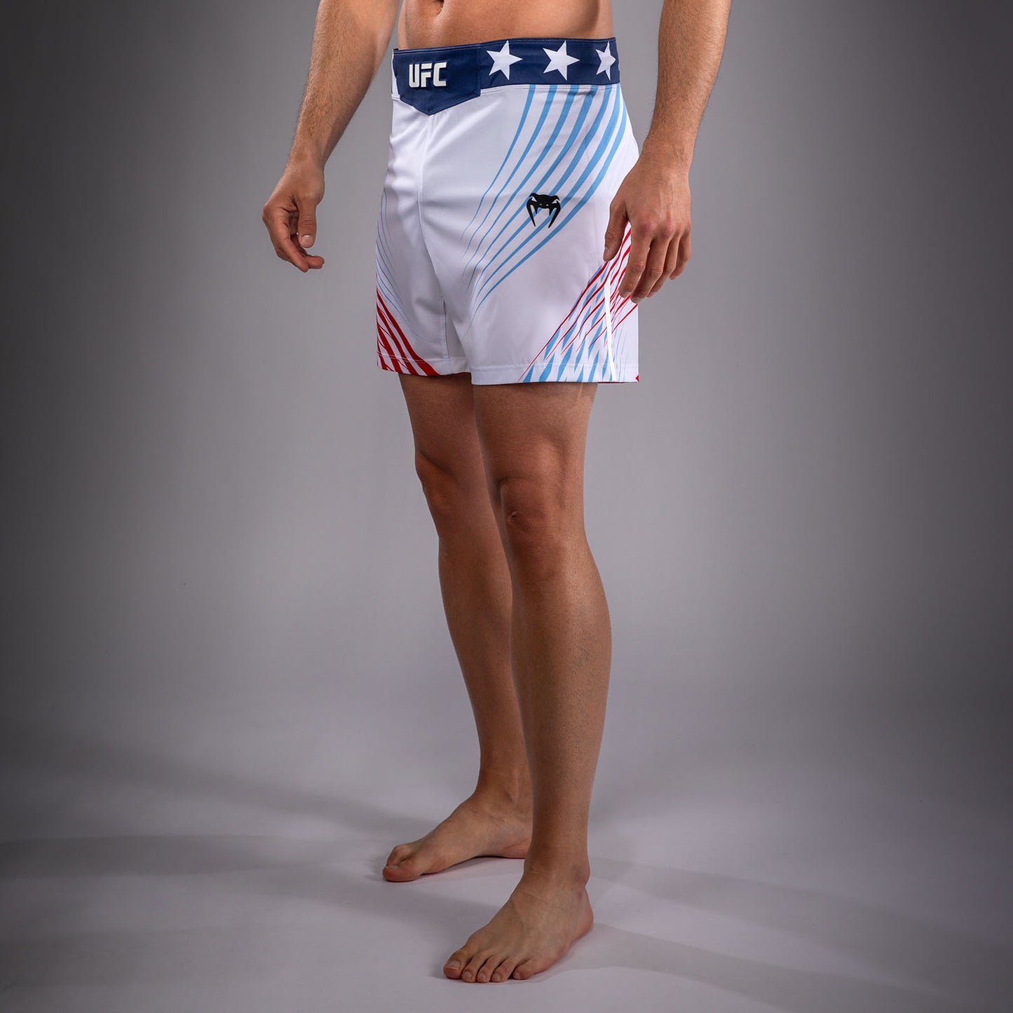 Official UFC Freedom 250 by Venum Authentic Fight Night Fight Shorts im Short Fit für Herren - Weiß
