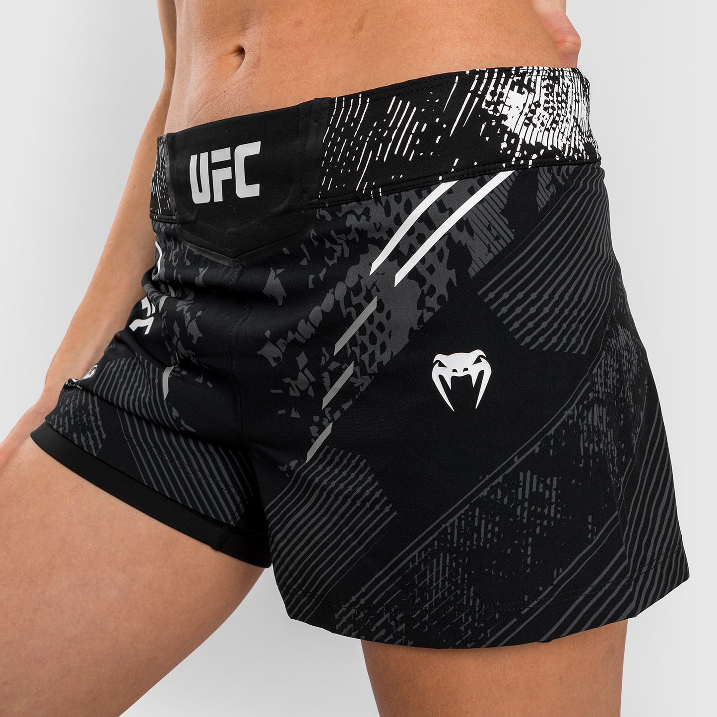UFC Adrenaline by Venum Authentic Fight Night Kampfshorts für Frauen - Schwarz