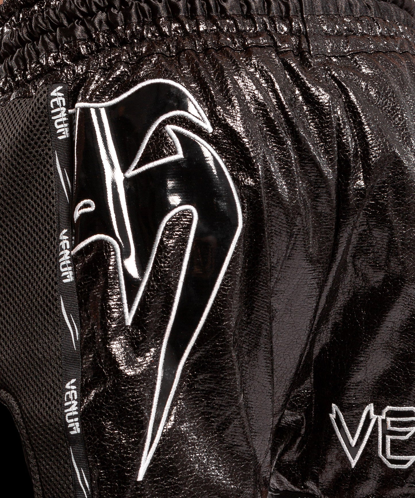 Muay Thai Shorts Venum Giant Infinite - Schwarz/Schwarz