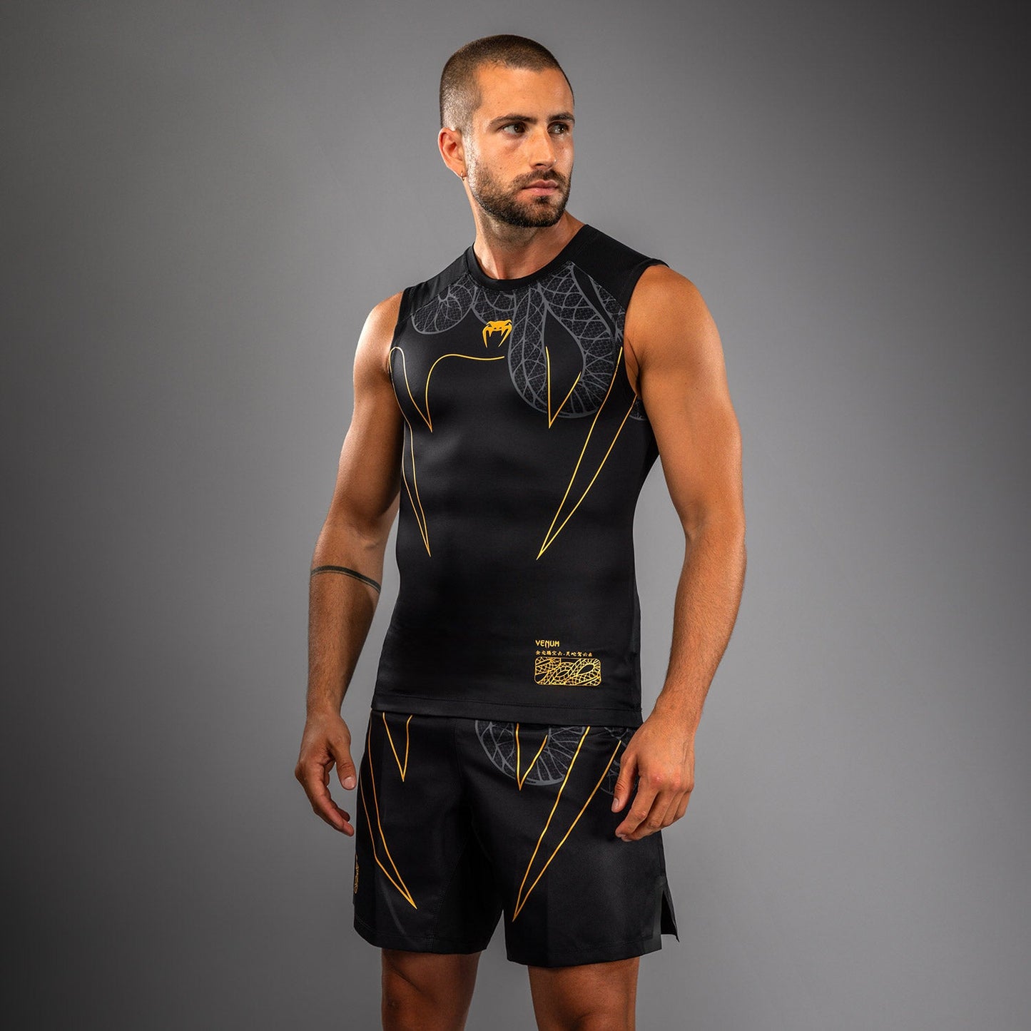 Venum Serpenti Ärmelloses Rashguard – Schwarz/Silber/Gold