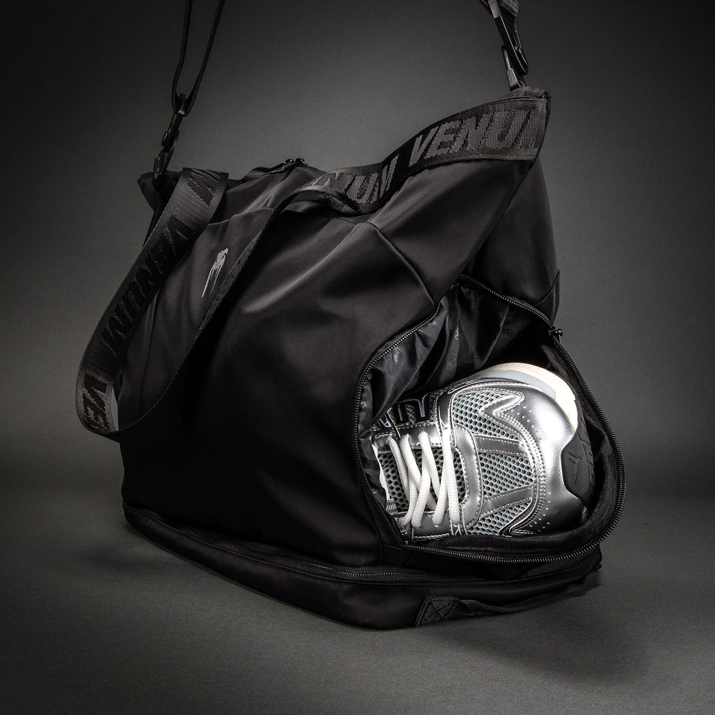 Venum Essential Sporttasche - Schwarz