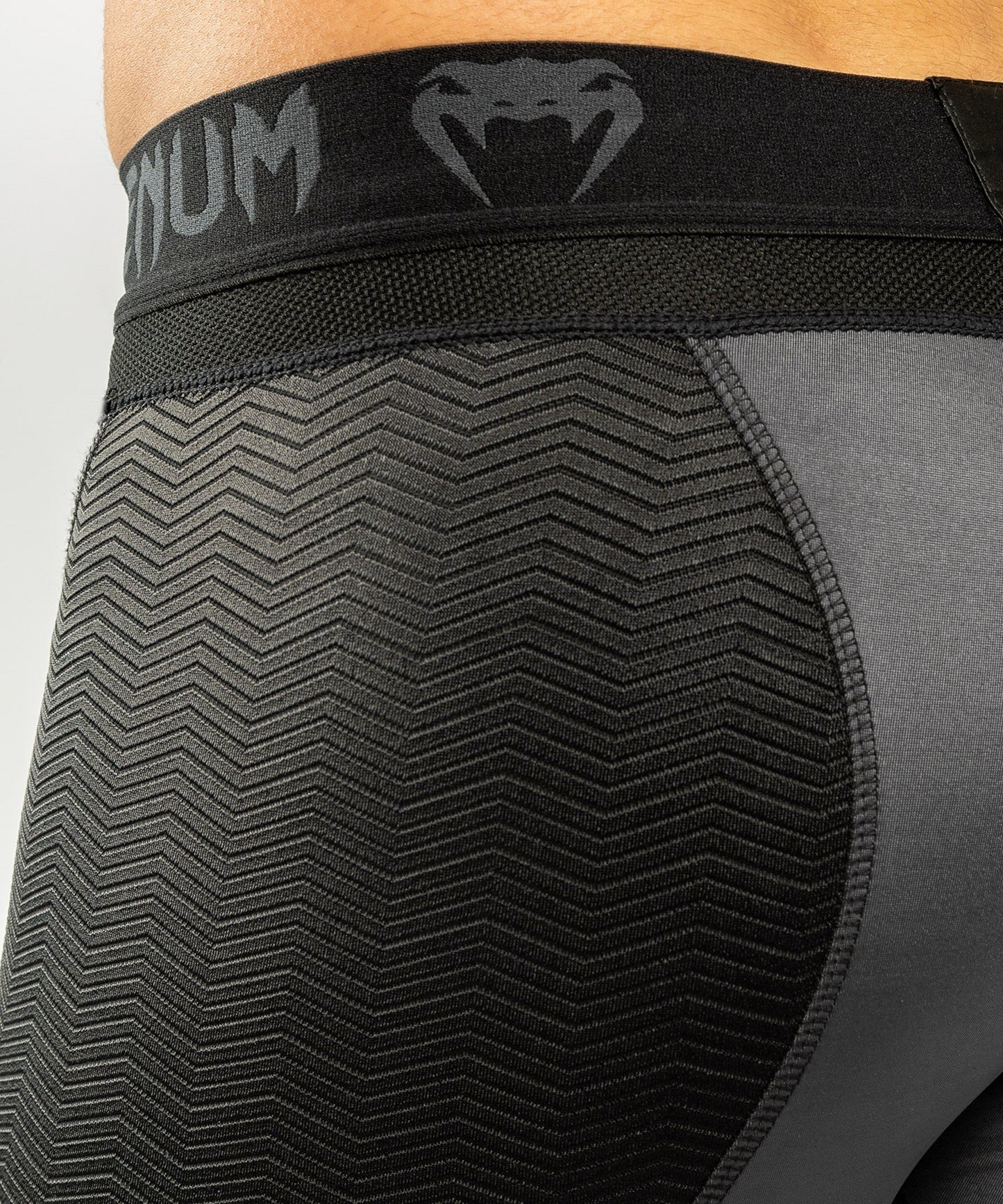 Venum G-Fit Kompressions-Shorts - Grau/Schwarz