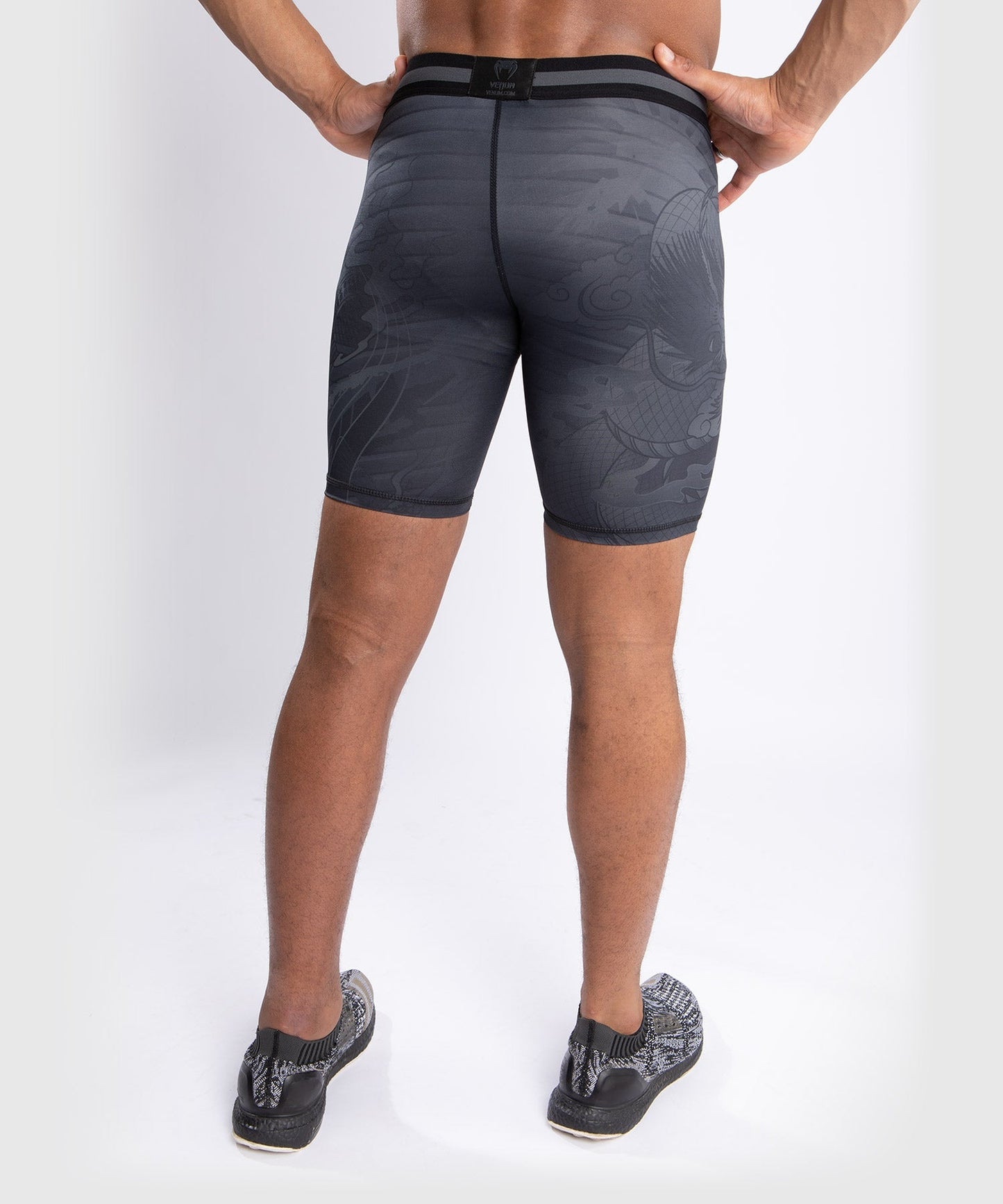 Venum YKZ21 Vale Tudo Shorts - Schwarz/Schwarz