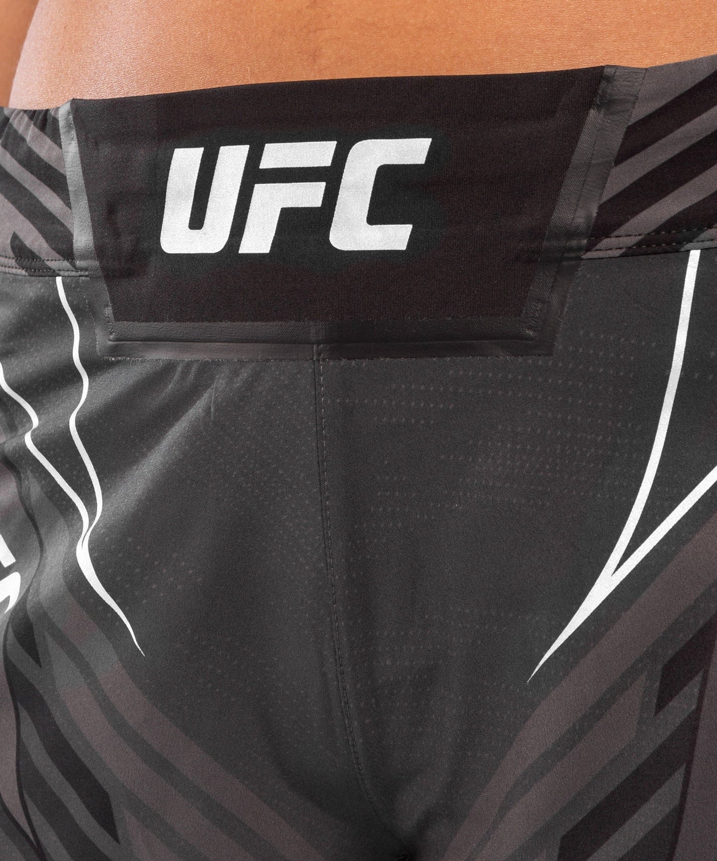 UFC Venum Authentic Fight Night Damen Shorts - Short Fit - Schwarz