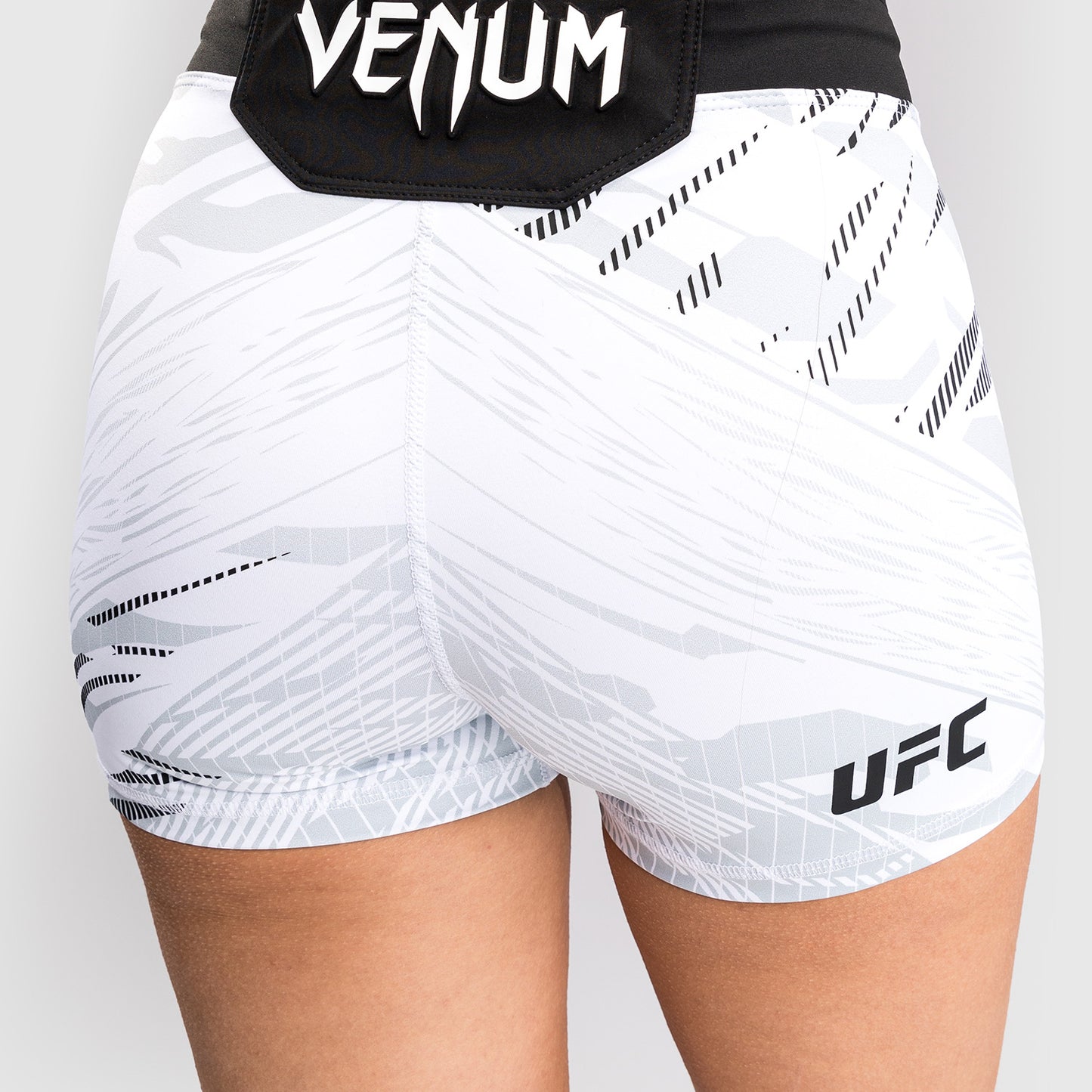 UFC Fusion by Venum Authentic Fight Night Damen Vale Tudo Short - Short Fit - Weiß