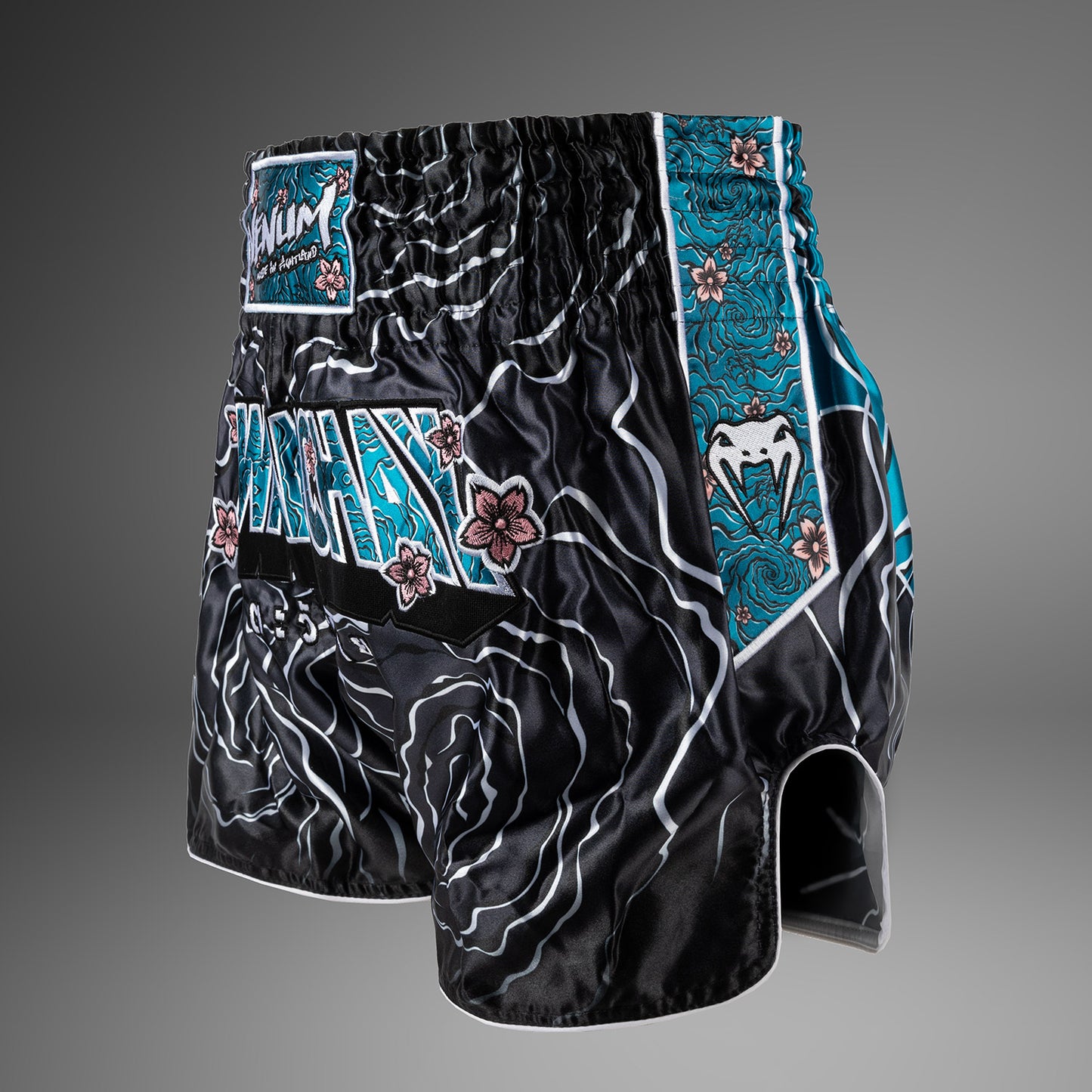 Venum x Tawanchay Muay Thaï Shorts – Schwarz/Weiß
