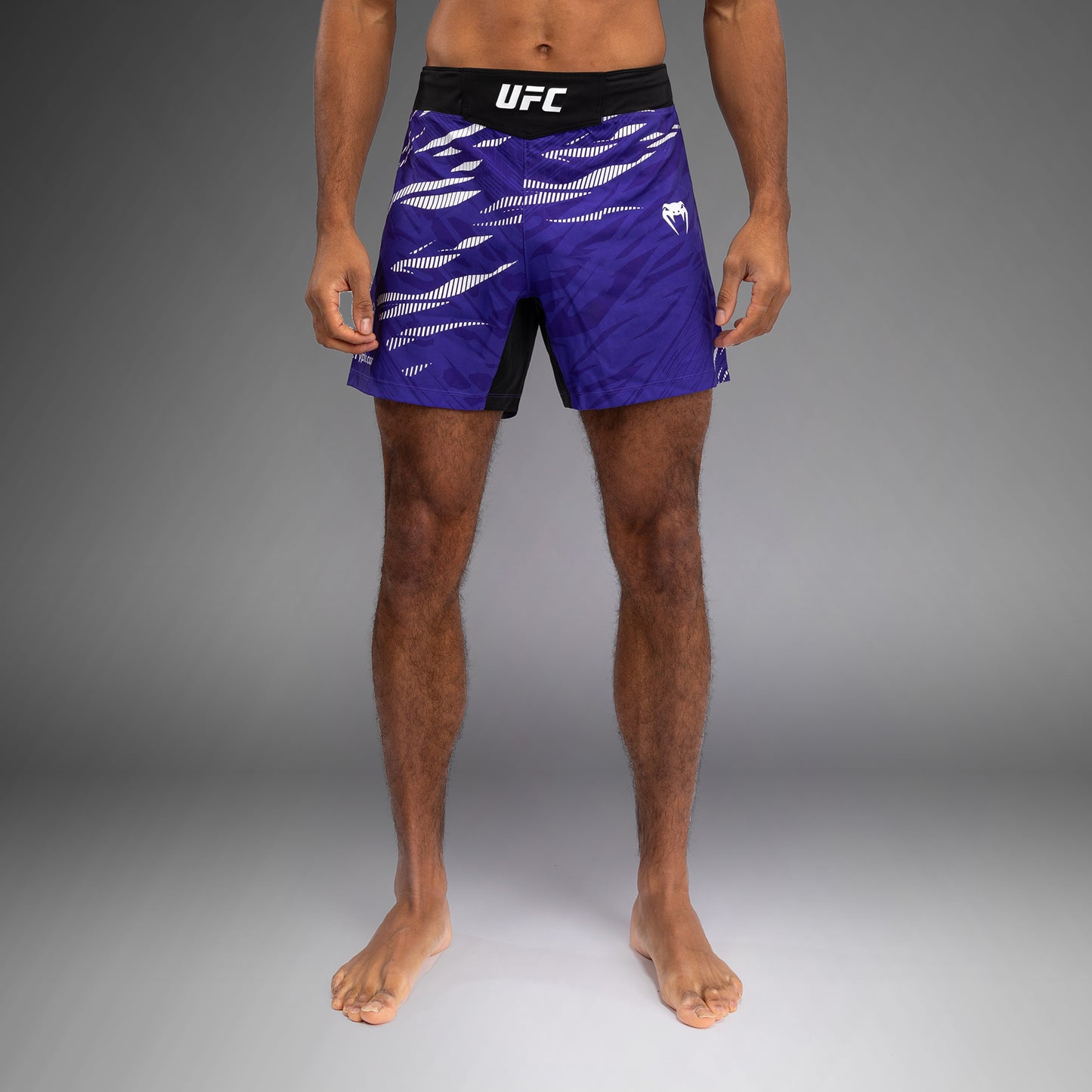 UFC Fusion by Venum Authentic Fight Night Herren Fight Short - Short Fit - lila