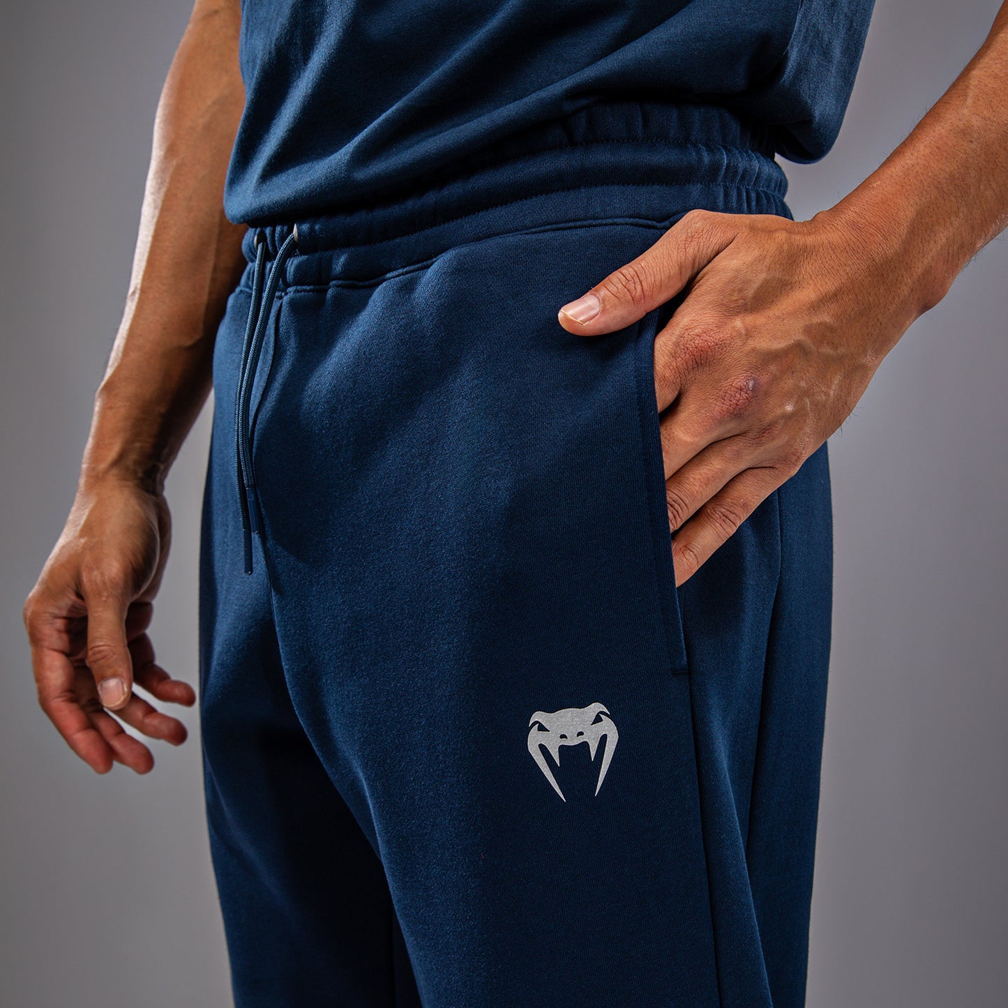 UFC Fusion by Venum Fight Week Herren Baumwollhose - Solid Ozeanisches Blau